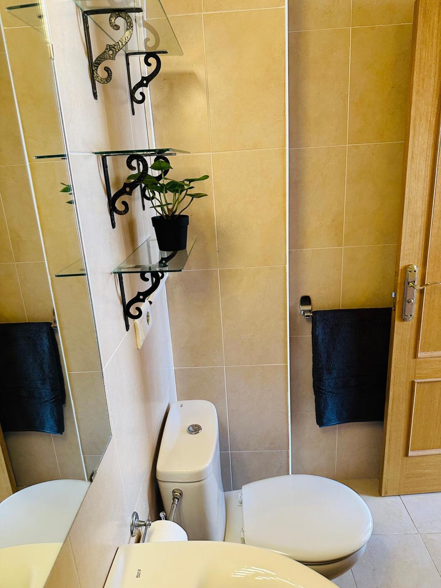 Right By The Pool Area In Capistrano Village! Apartamento Nerja