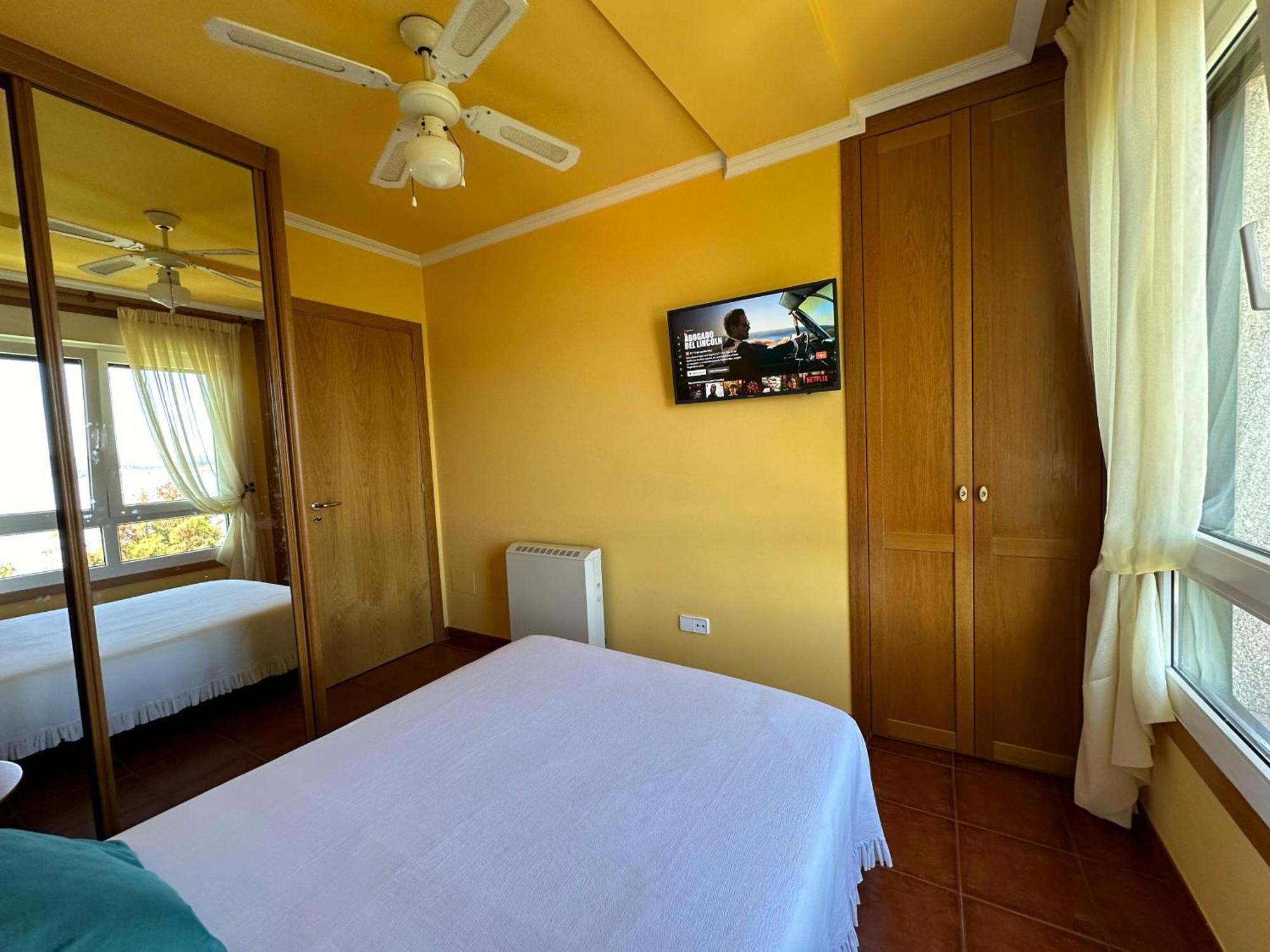 Lovely 1-bed In Spain Apartamento *