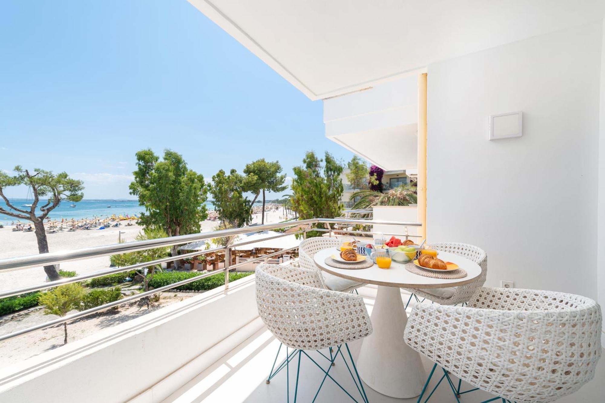 Blue View Apartment