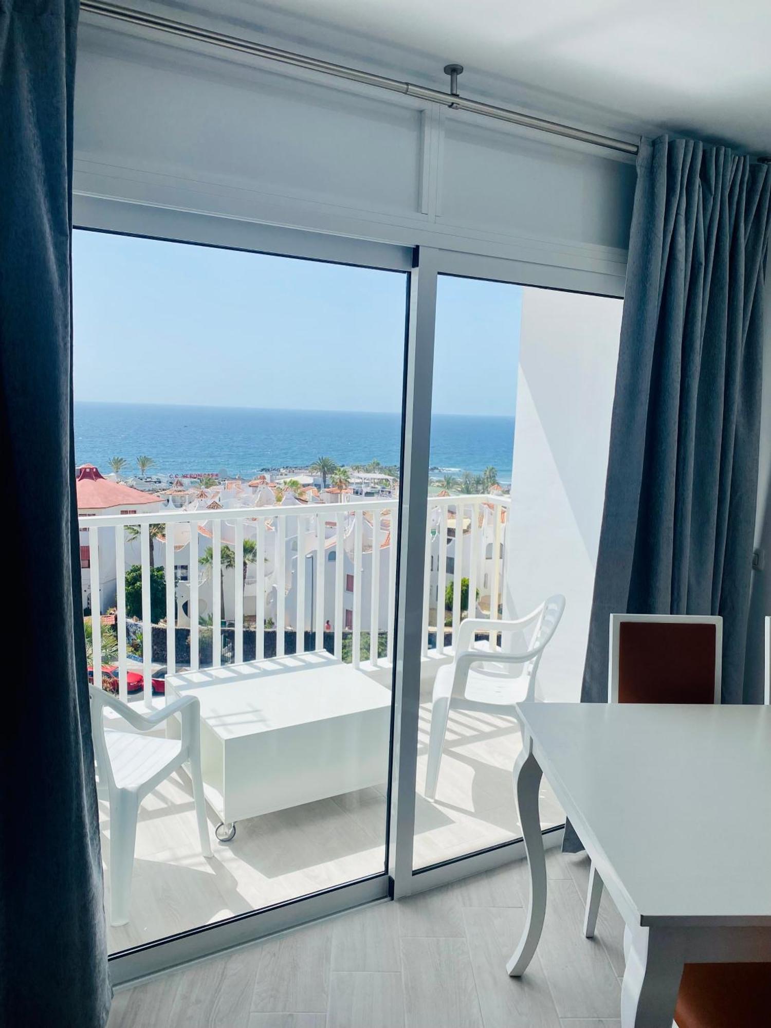 Wonderful Sea View Yomeli Apartment Playa de las Americas (Tenerife)