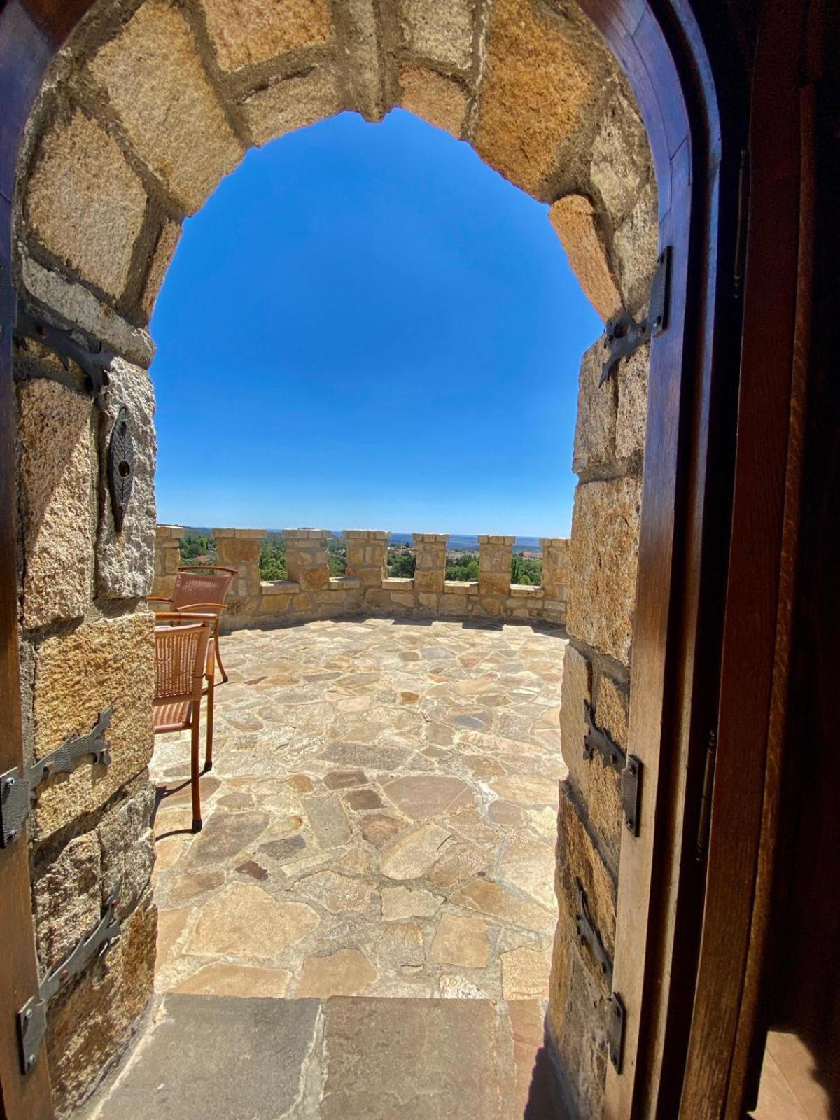 Magnífico Castillo Privado, Elevado En La Roca Chalet *
