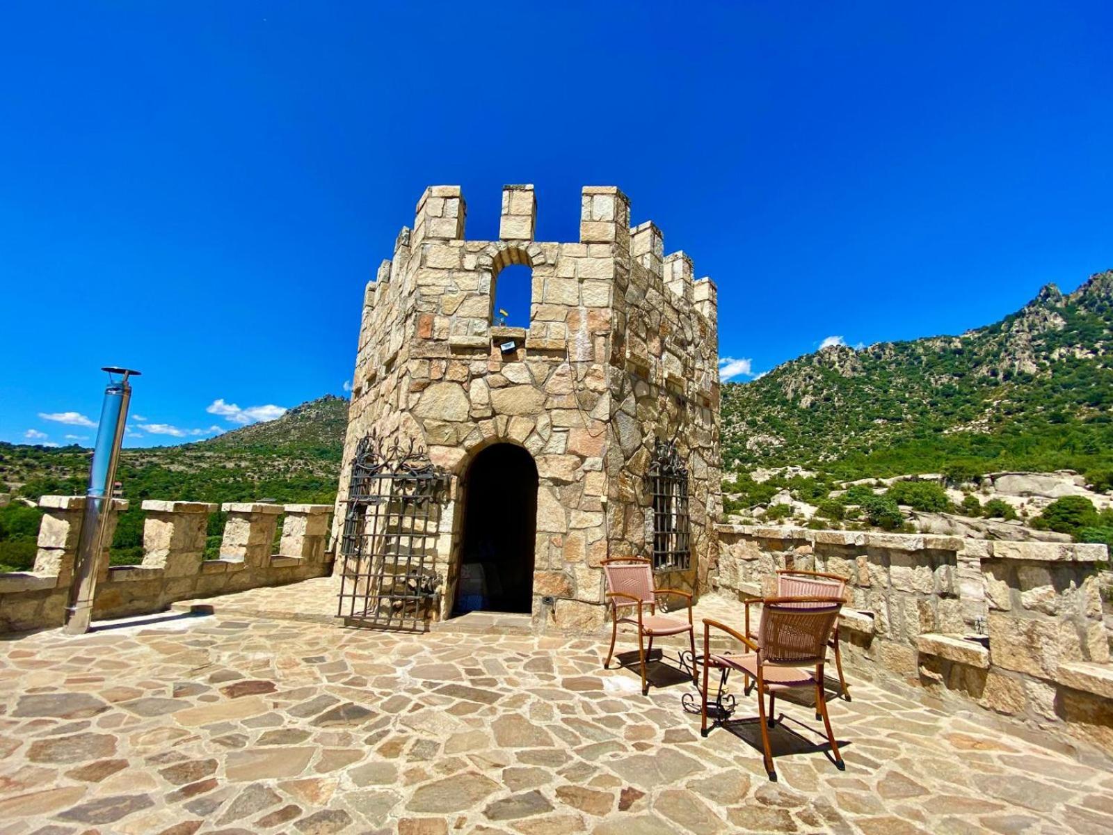 Magnífico Castillo Privado, Elevado En La Roca Chalet