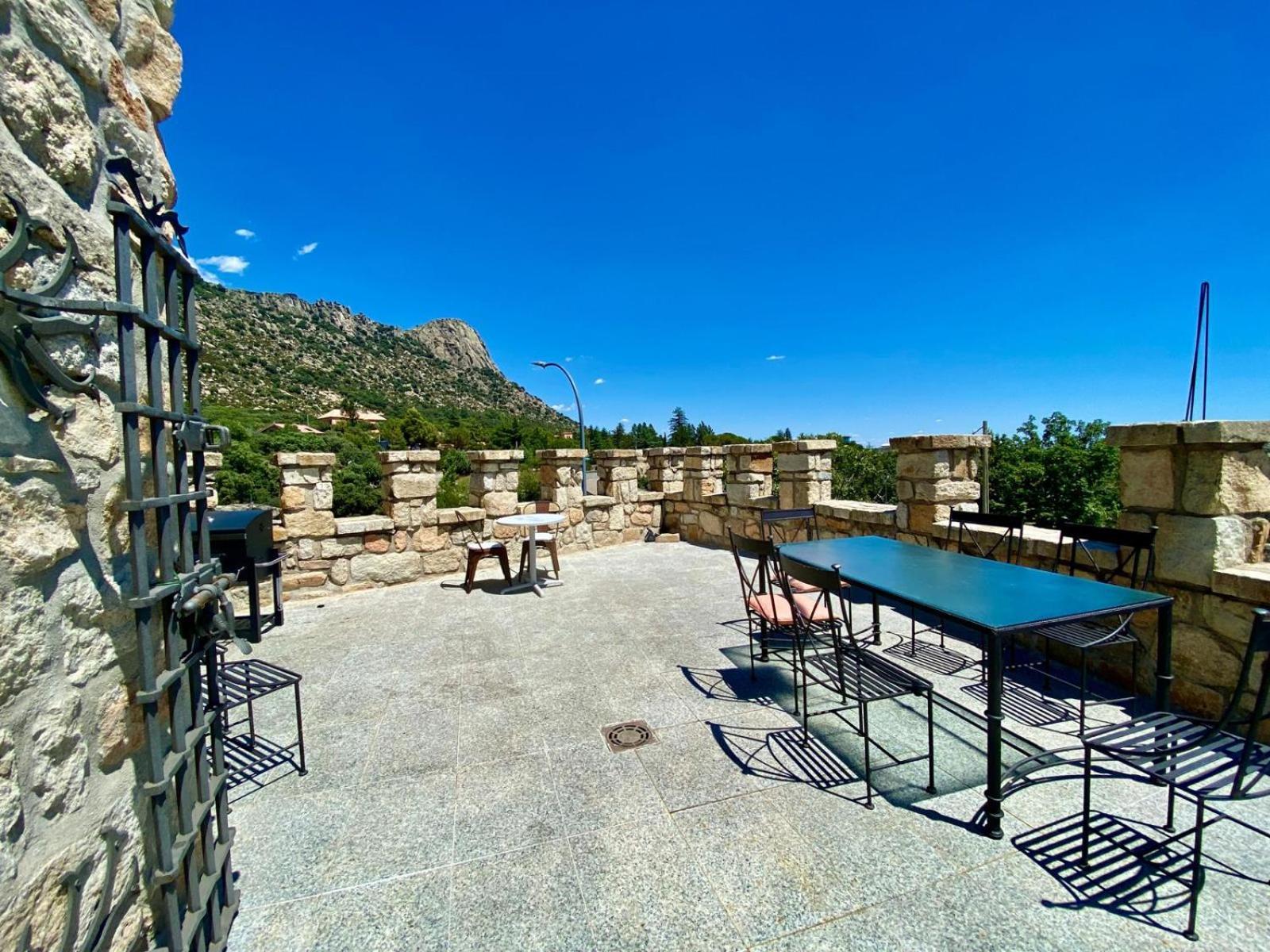 Magnífico Castillo Privado, Elevado En La Roca Chalet *