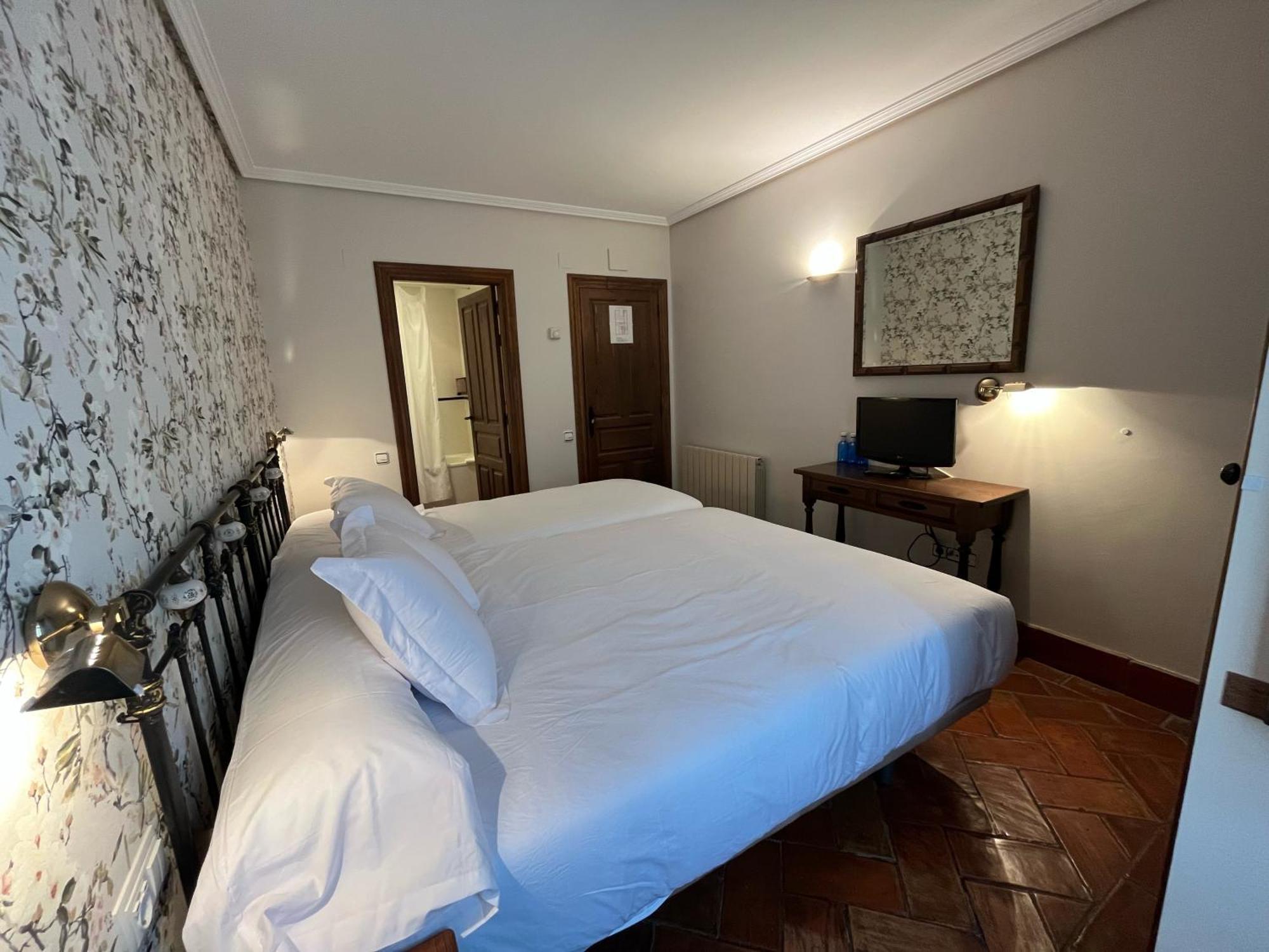 Hospederia Sagasta Guest house 2*