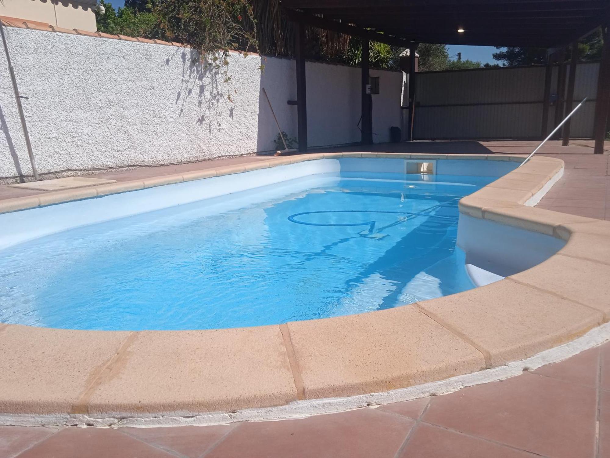 Сasa de vacaciones Agradable Chalet Con Piscina Escapadas.