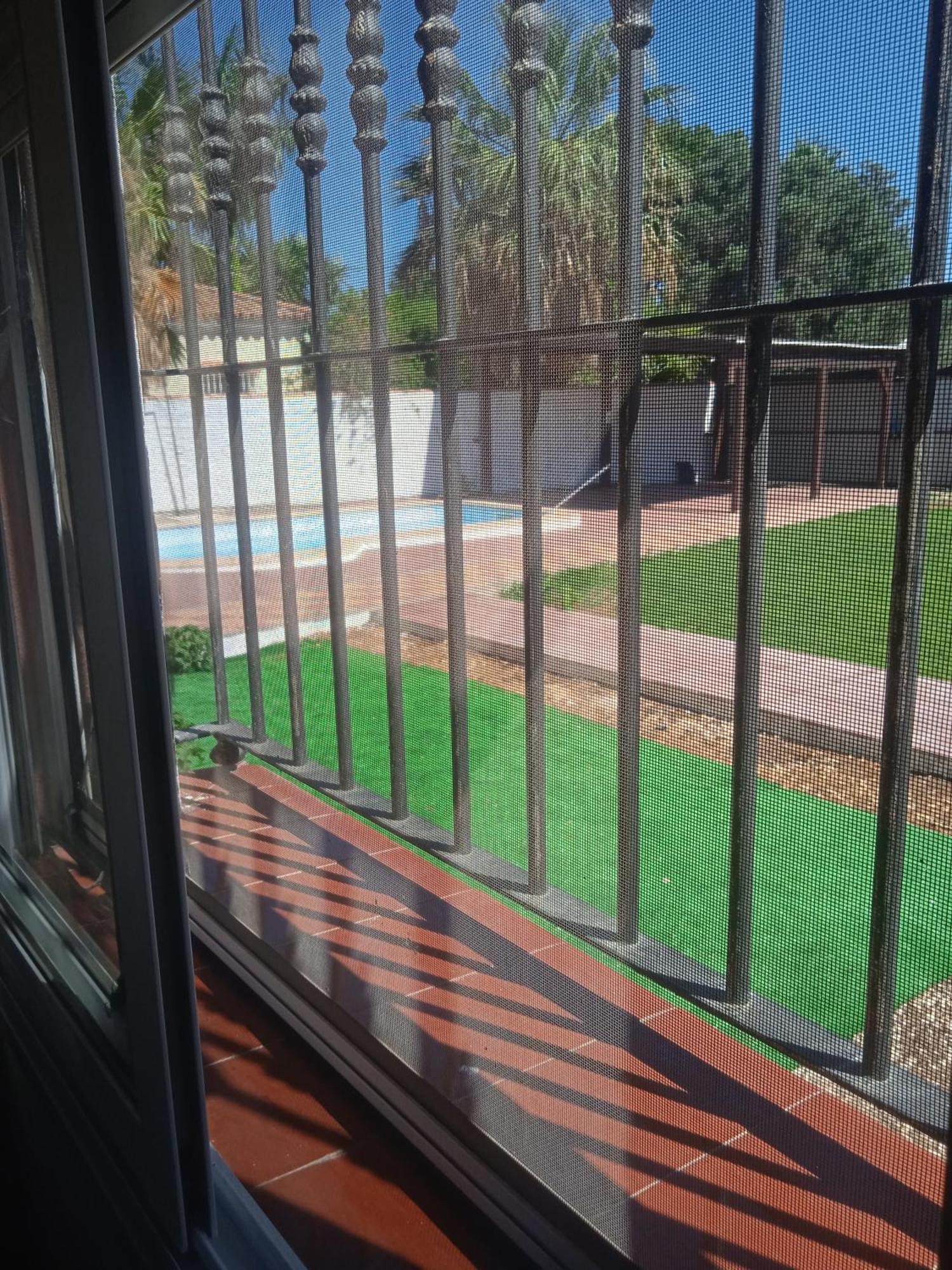 Agradable Chalet Con Piscina Escapadas. Сasa de vacaciones *