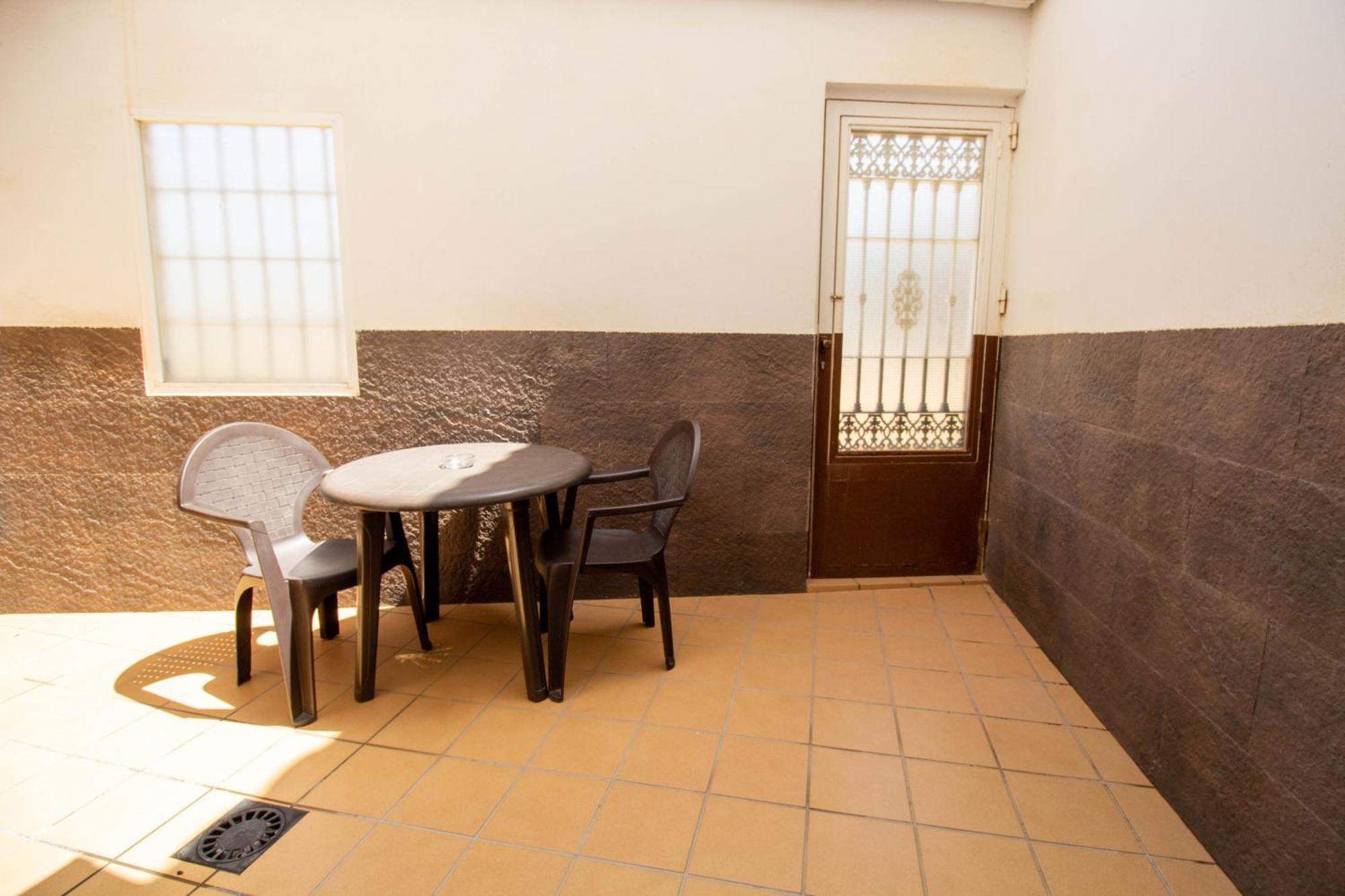 Apartamento Rentitspain Confortable Con Patio En