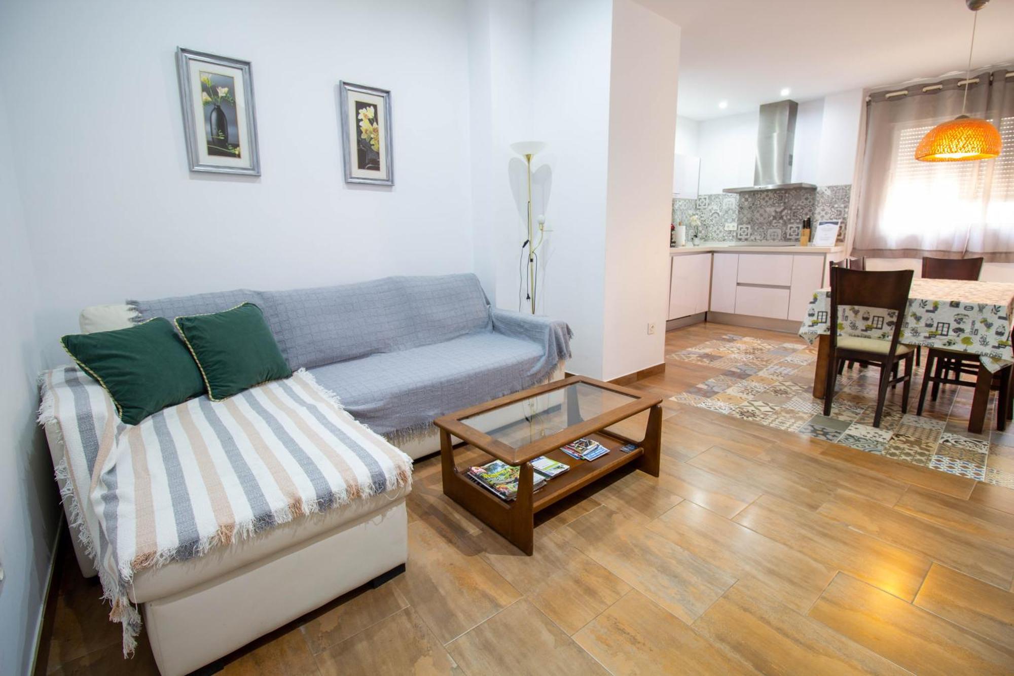 Apartamento Rentitspain Confortable Con Patio En *
