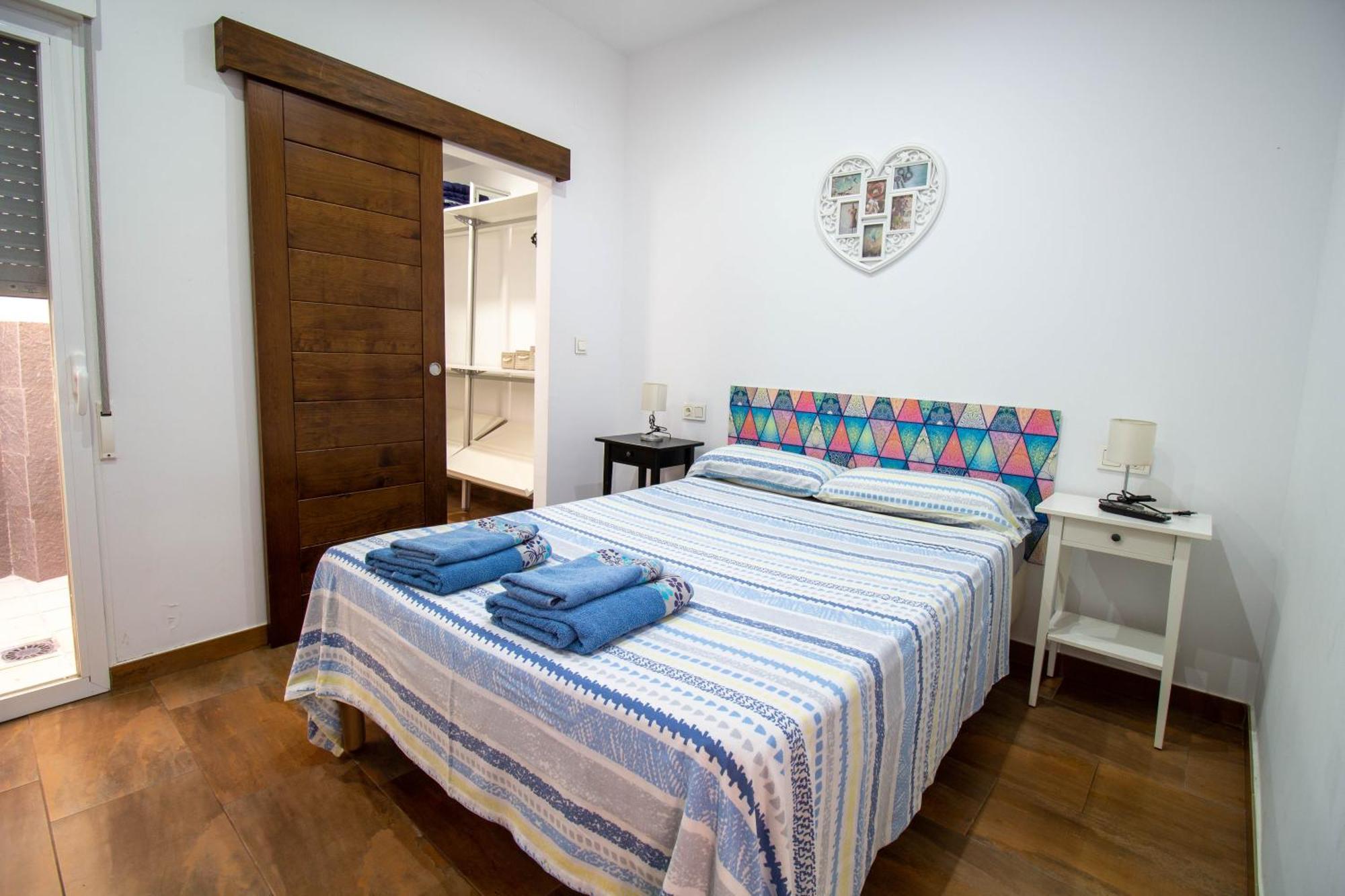 Apartamento Rentitspain Confortable Con Patio En *