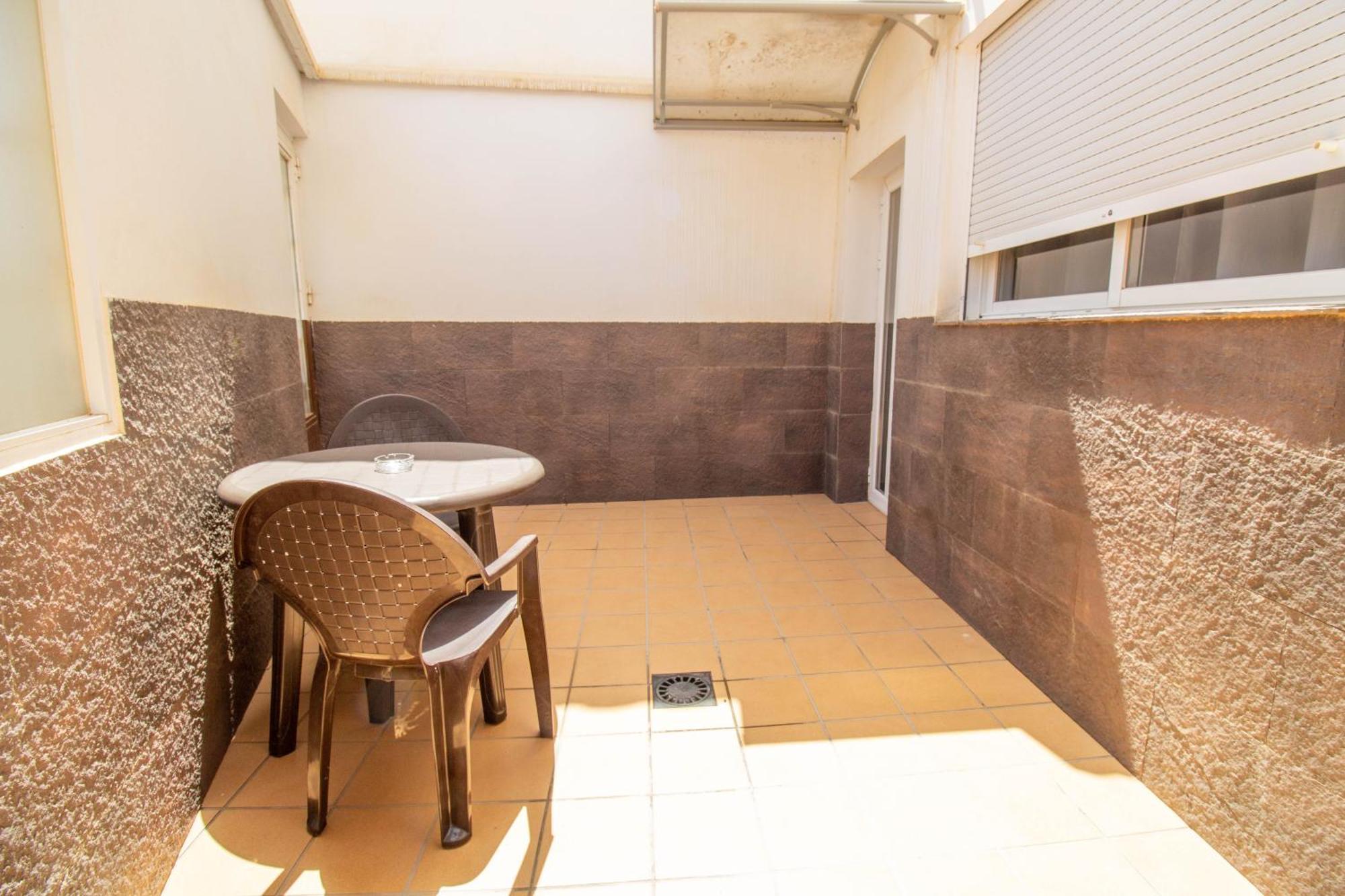 Apartamento Rentitspain Confortable Con Patio En