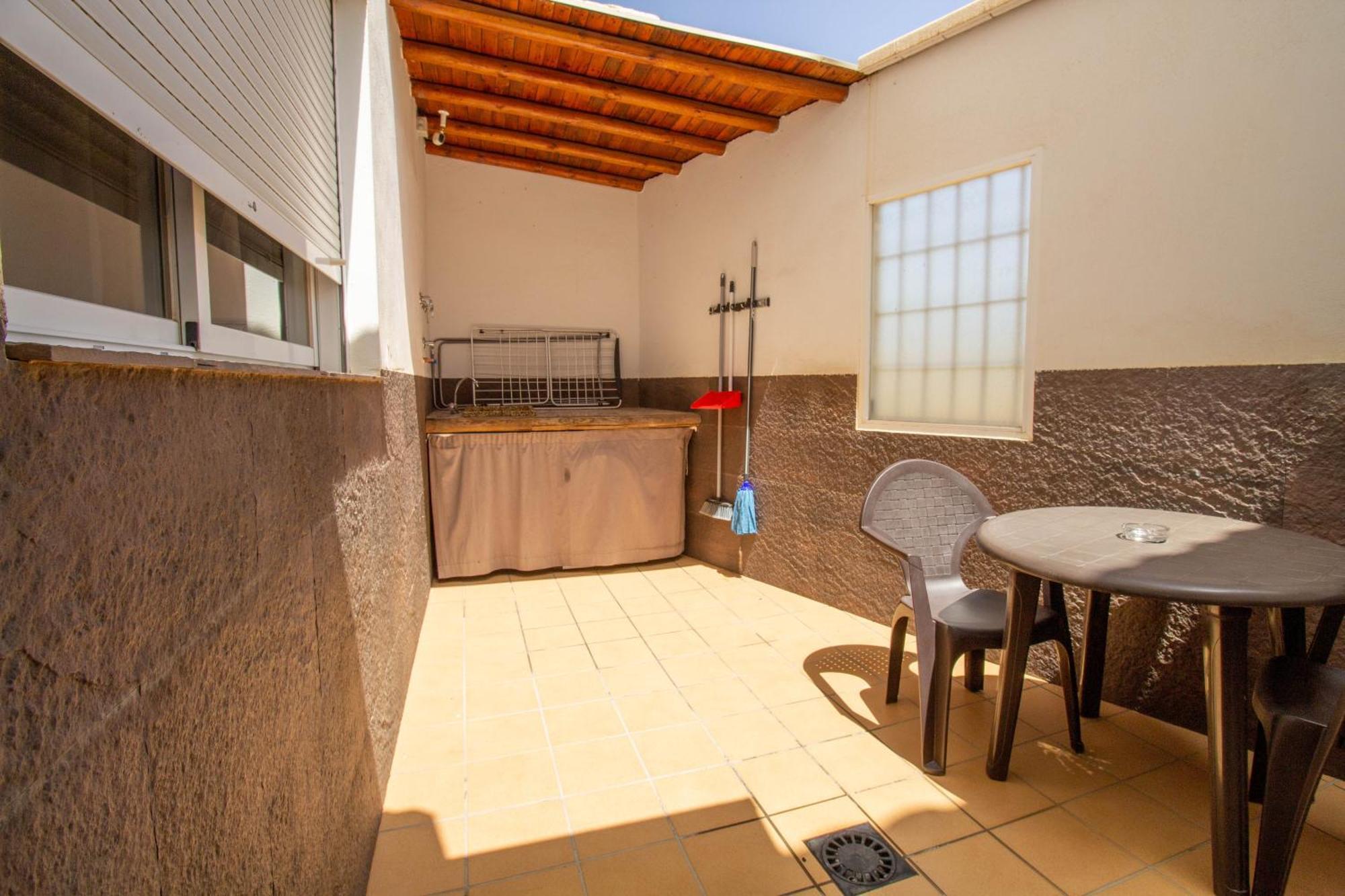 Apartamento Rentitspain Confortable Con Patio En *