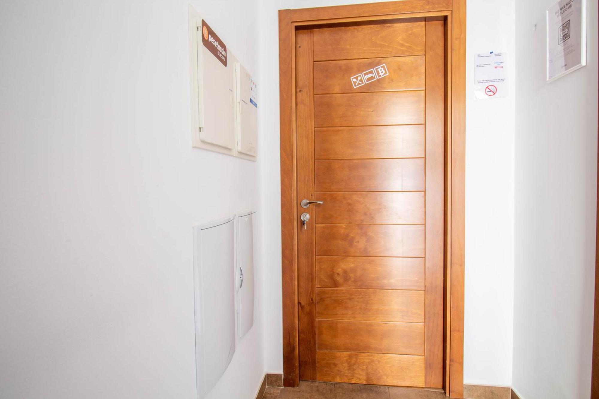 Rentitspain Confortable Con Patio En Apartamento Motril
