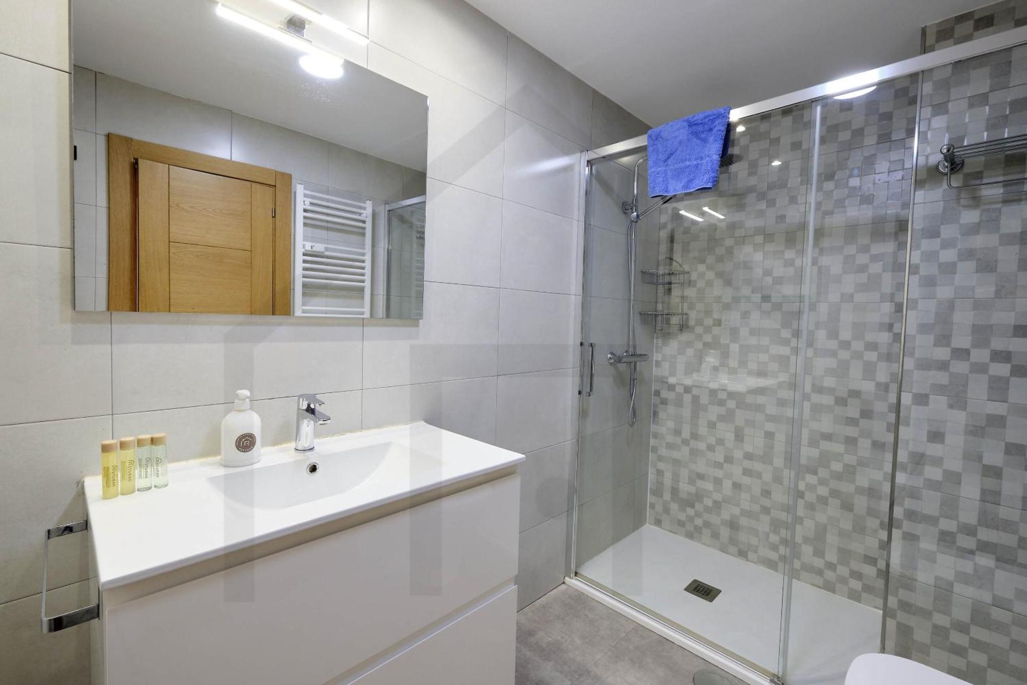 Campoamor Centro - Coqueto Con Wifi.
