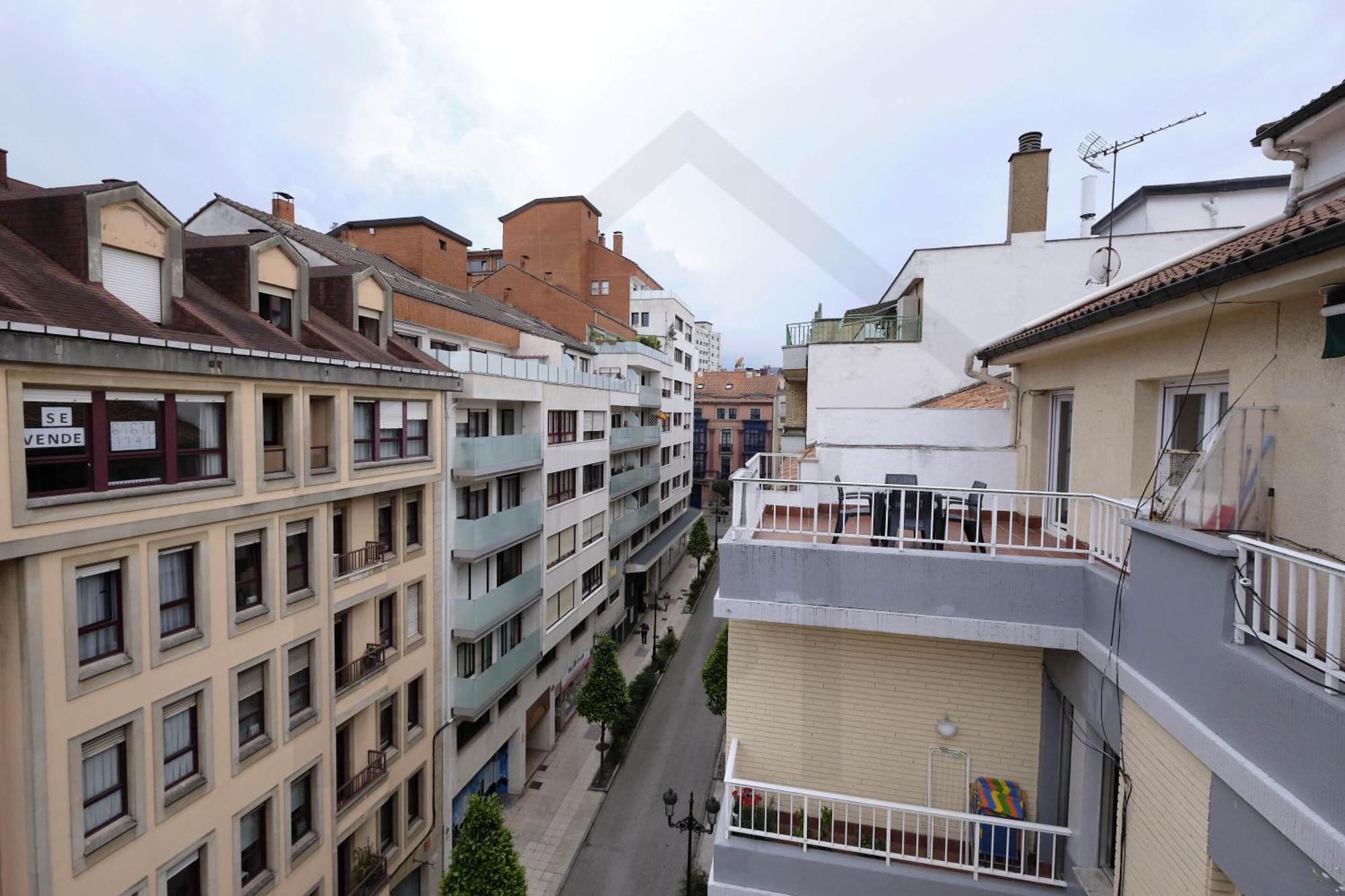 Apartamento Atico Quintana I - Con Terraza, Vistas A La Ciudad, En El Centro, Con Wifi Y Garaje Oviedo