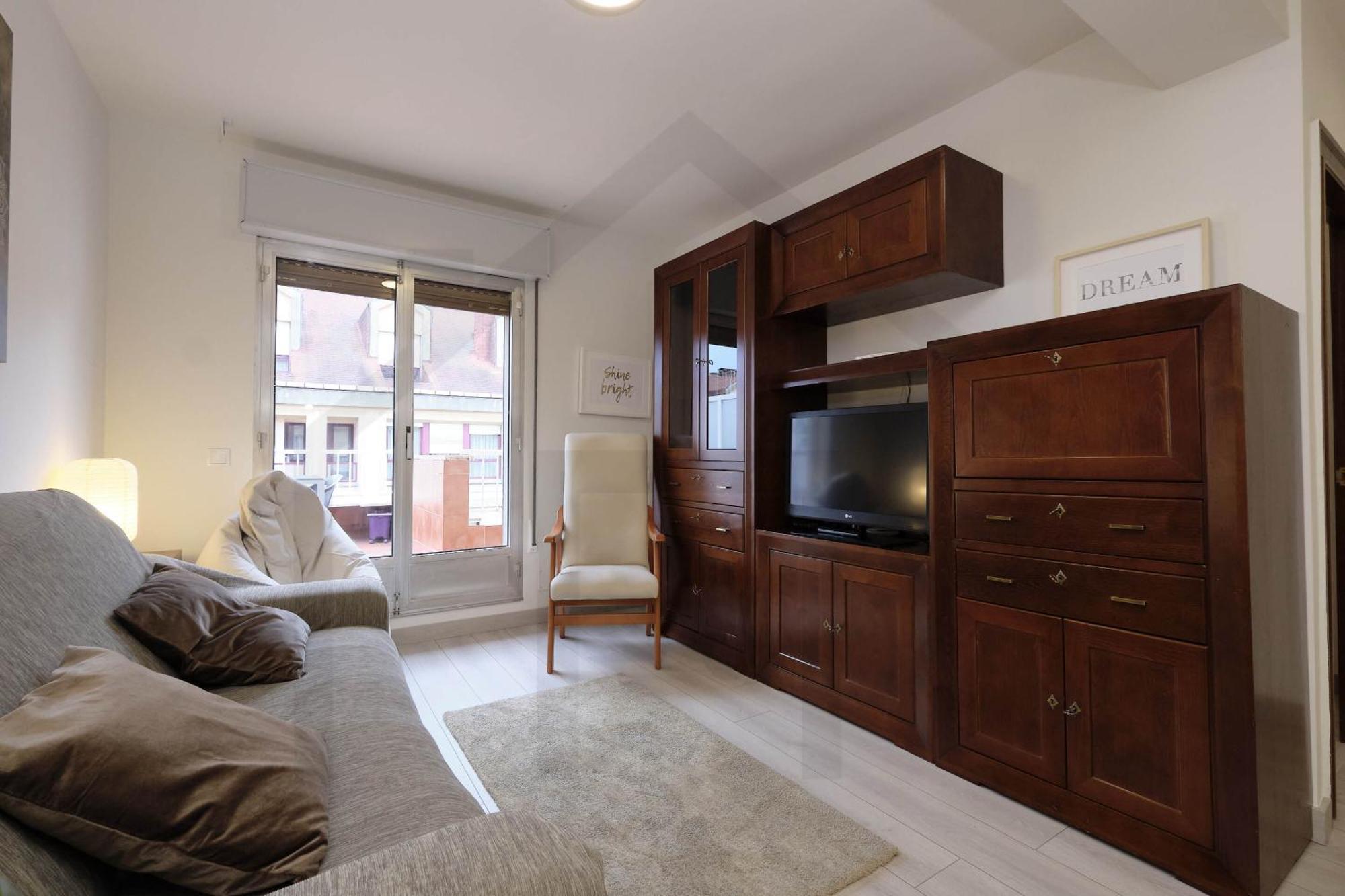 Atico Quintana I - Con Terraza, Vistas A La Ciudad, En El Centro, Con Wifi Y Garaje Apartamento