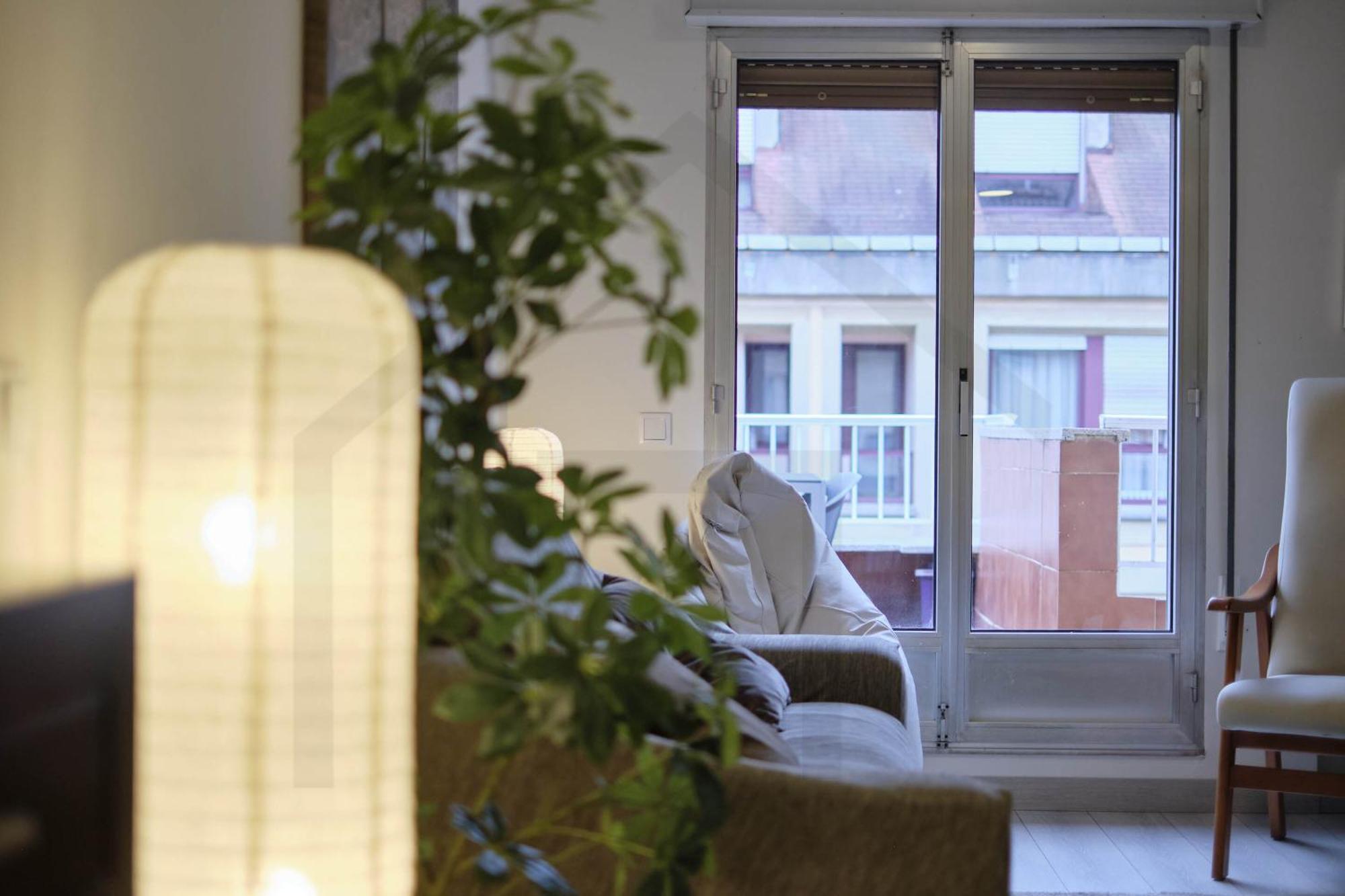 Apartamento Atico Quintana I - Con Terraza, Vistas A La Ciudad, En El Centro, Con Wifi Y Garaje *