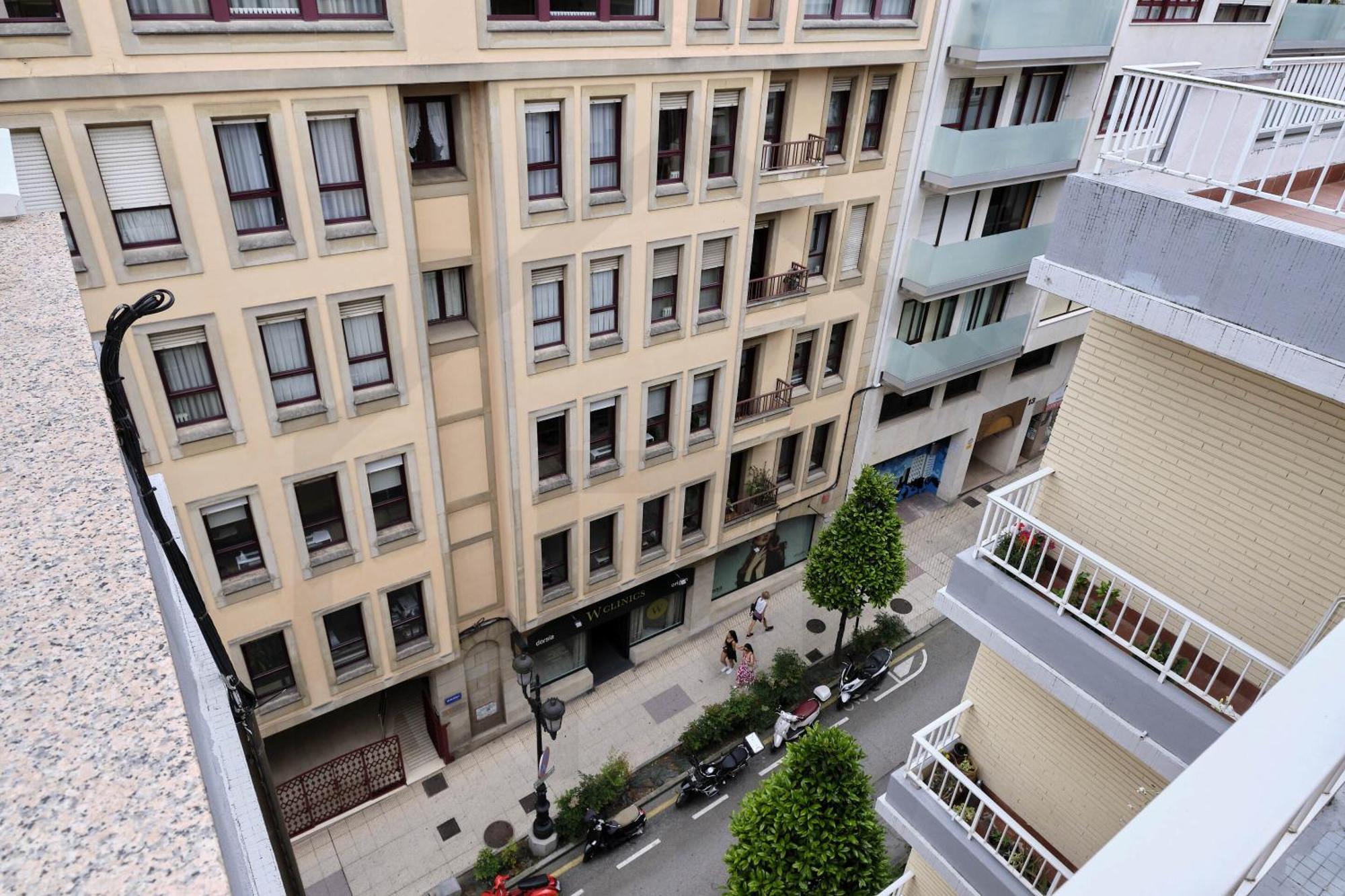 Atico Quintana I - Con Terraza, Vistas A La Ciudad, En El Centro, Con Wifi Y Garaje Oviedo