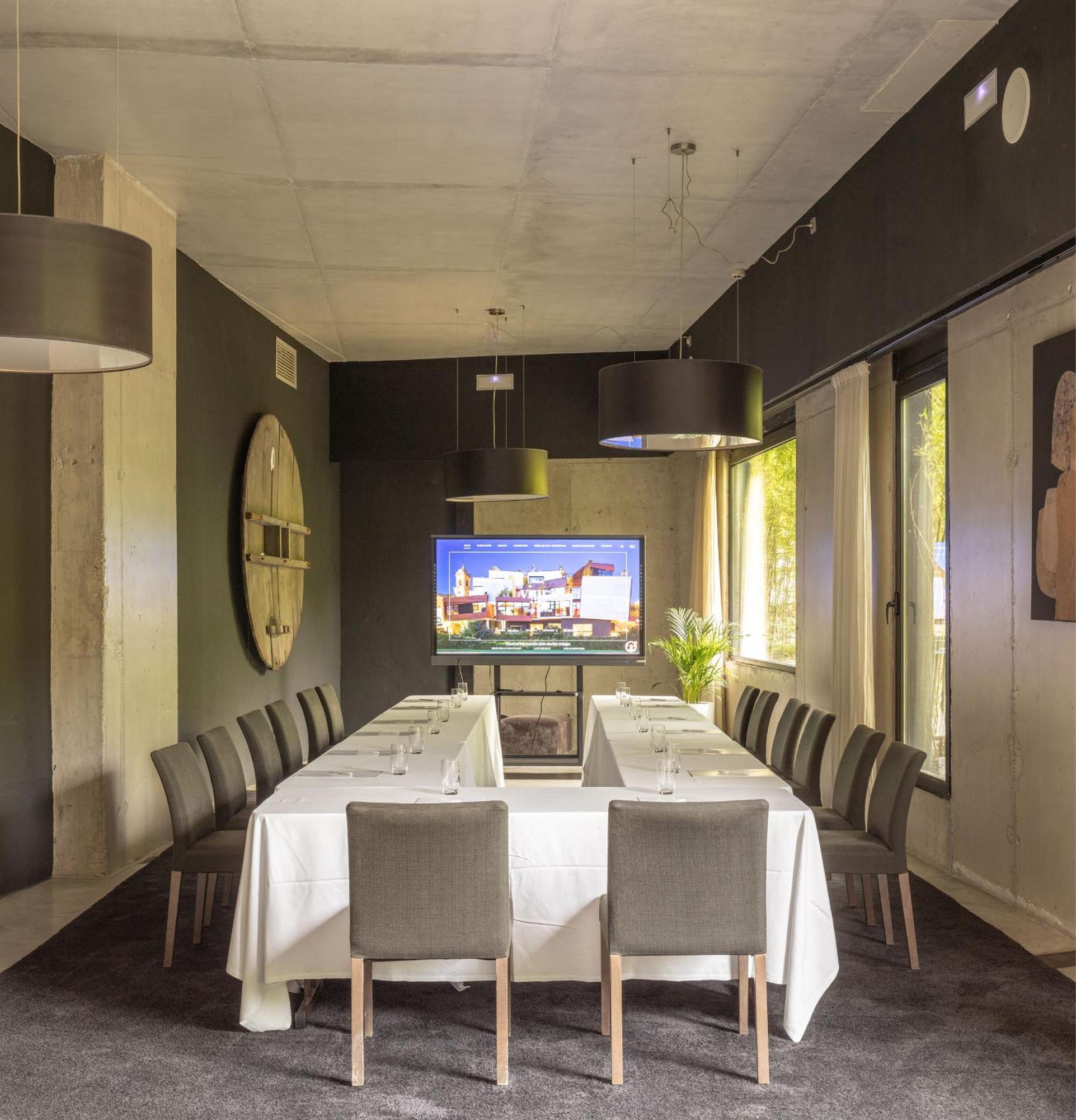 Hotel Viura 4*