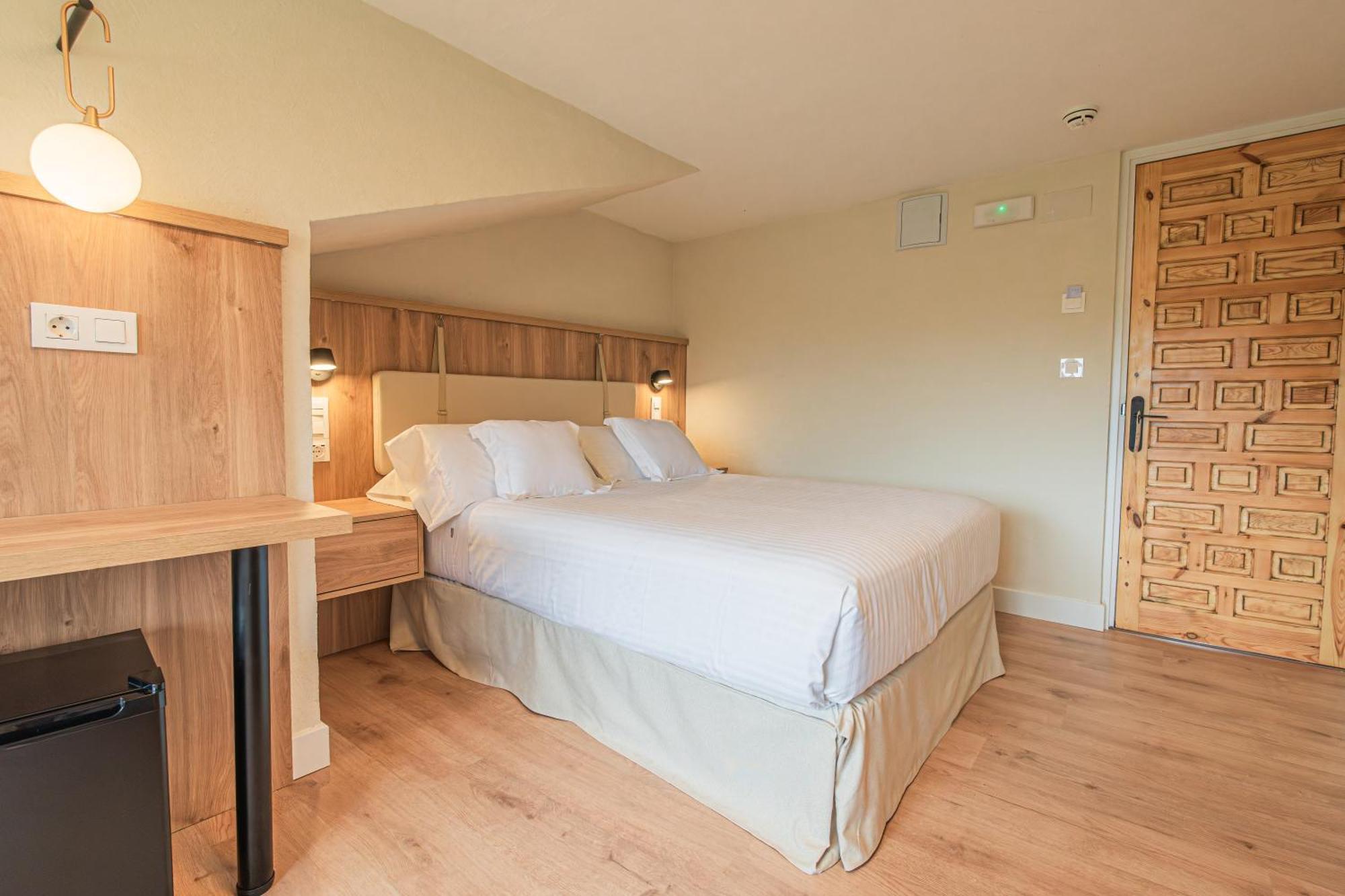 R Santillana Hotel