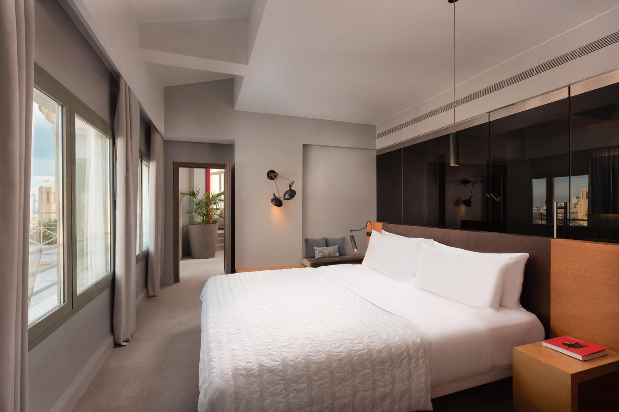 Le Meridien Hotel