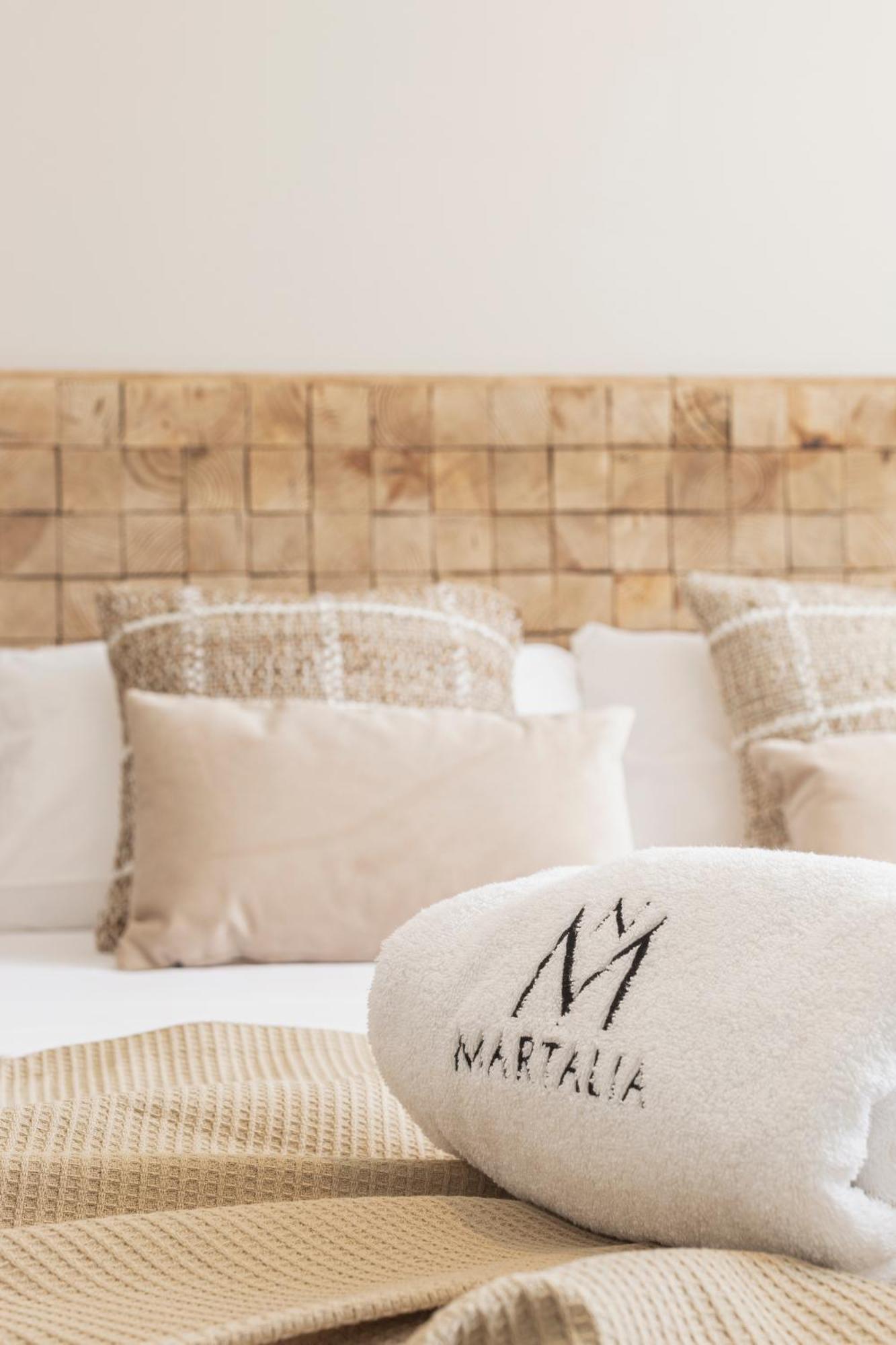 Martalia Aticos Deluxe