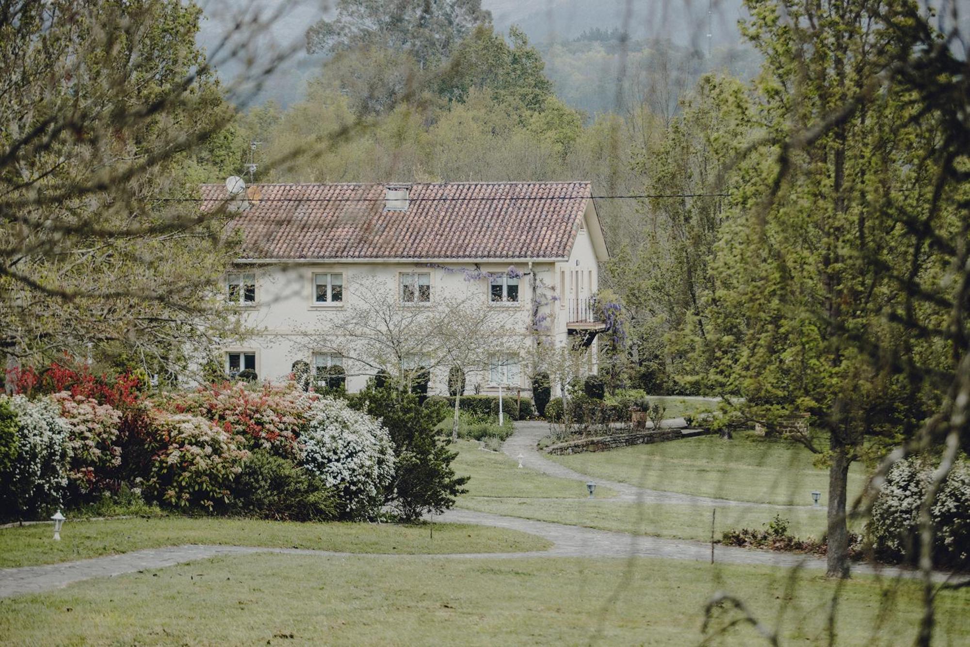 Amalurra Ecohotel & Retreat Center Hotel Laiseca