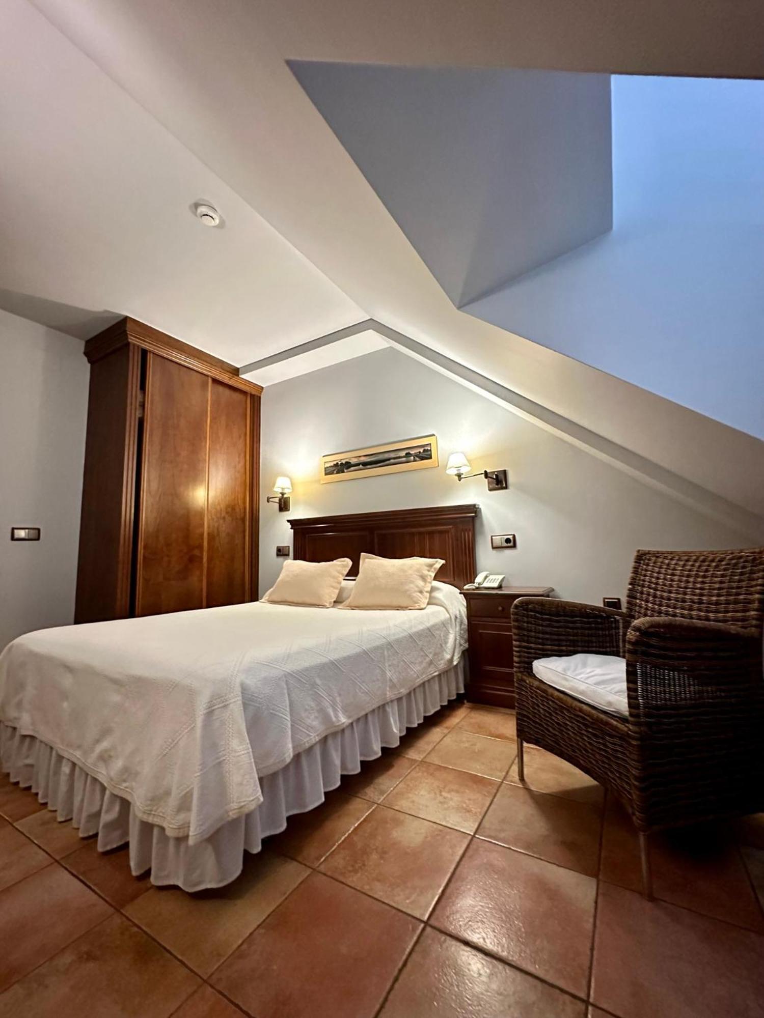 Doña Manuela Hotel 3*