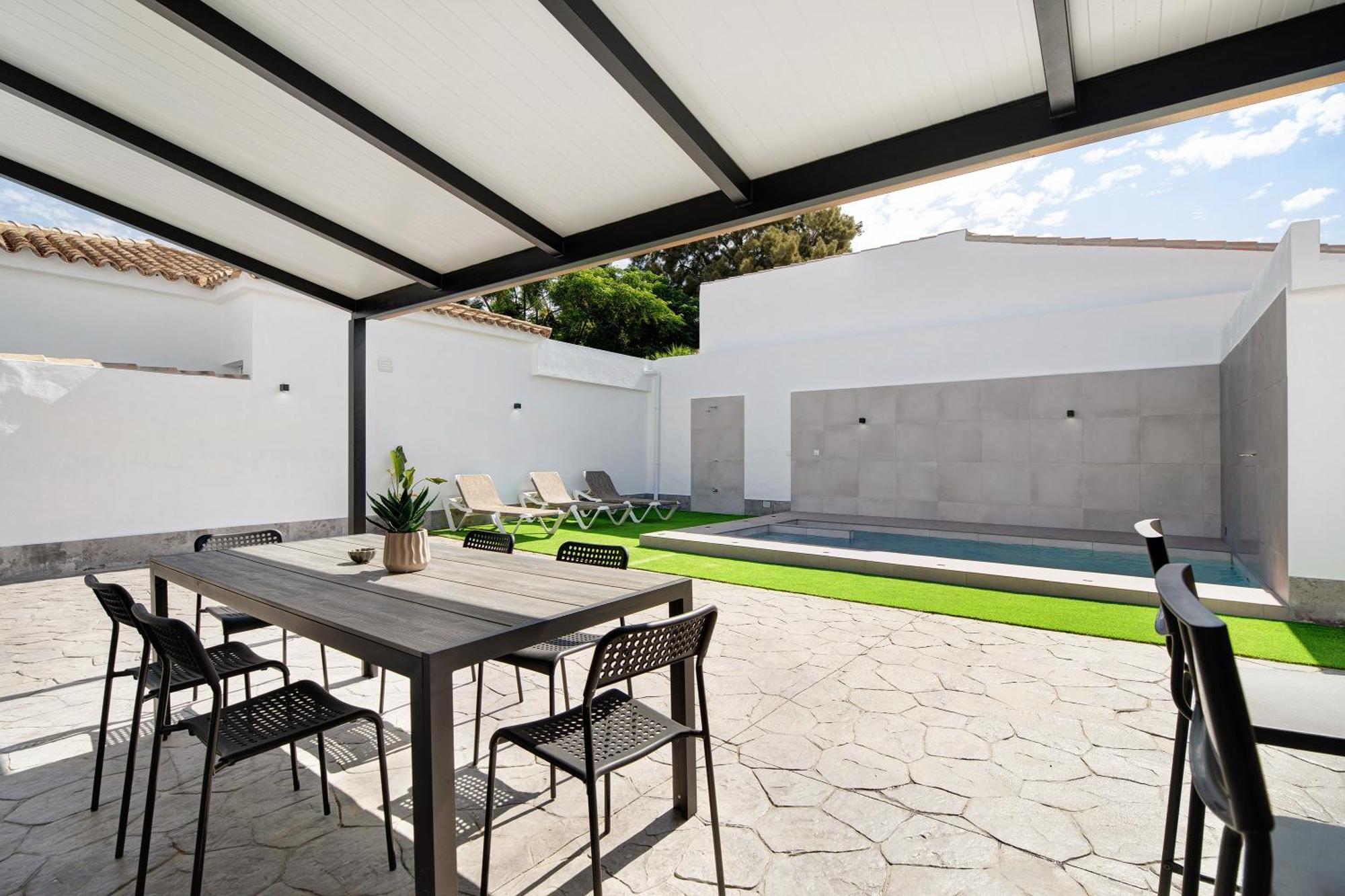 Alce Piscina Climatizada Holiday home Chiclana de la Frontera