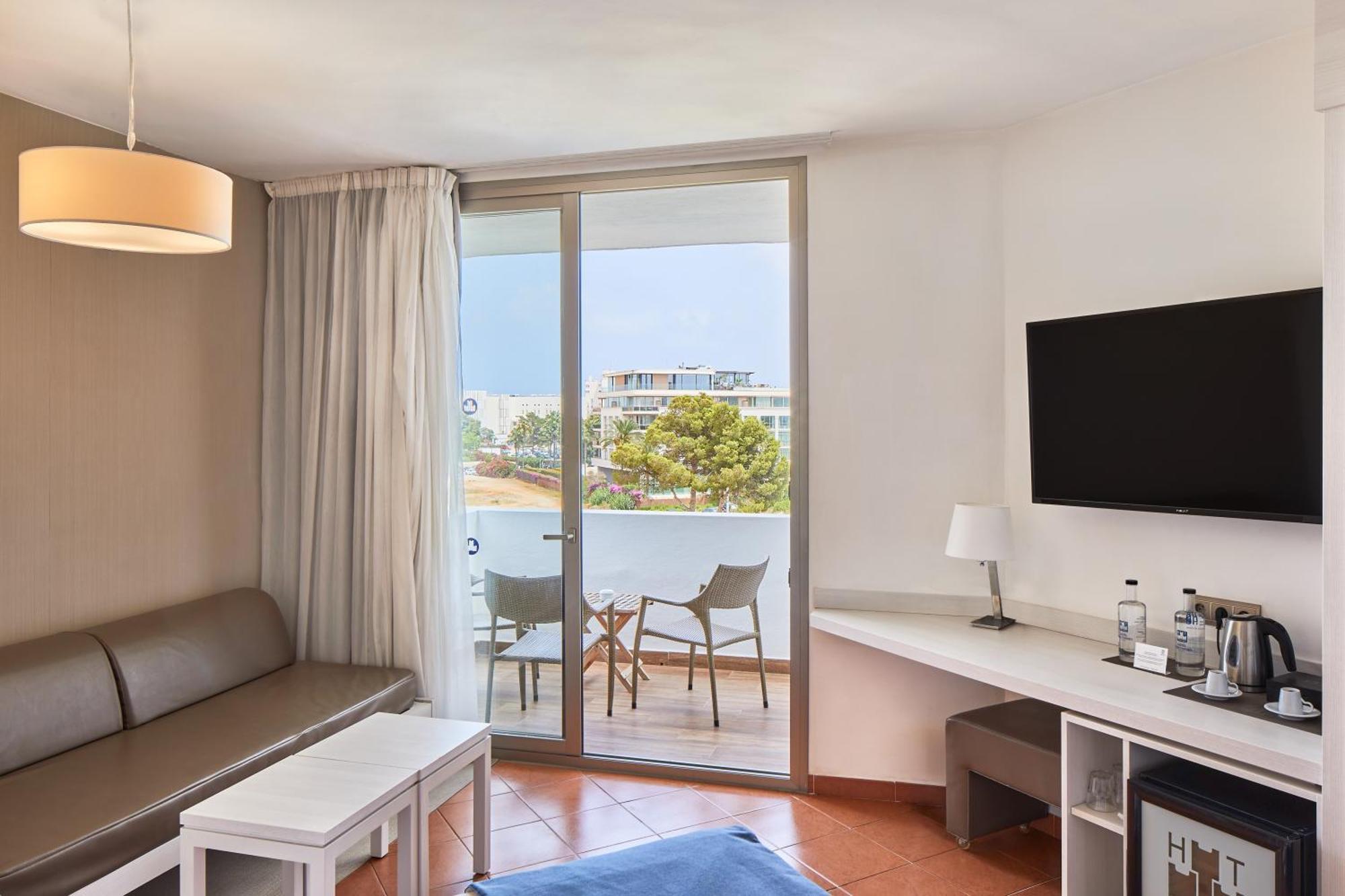 Tres Torres Hotel 4*