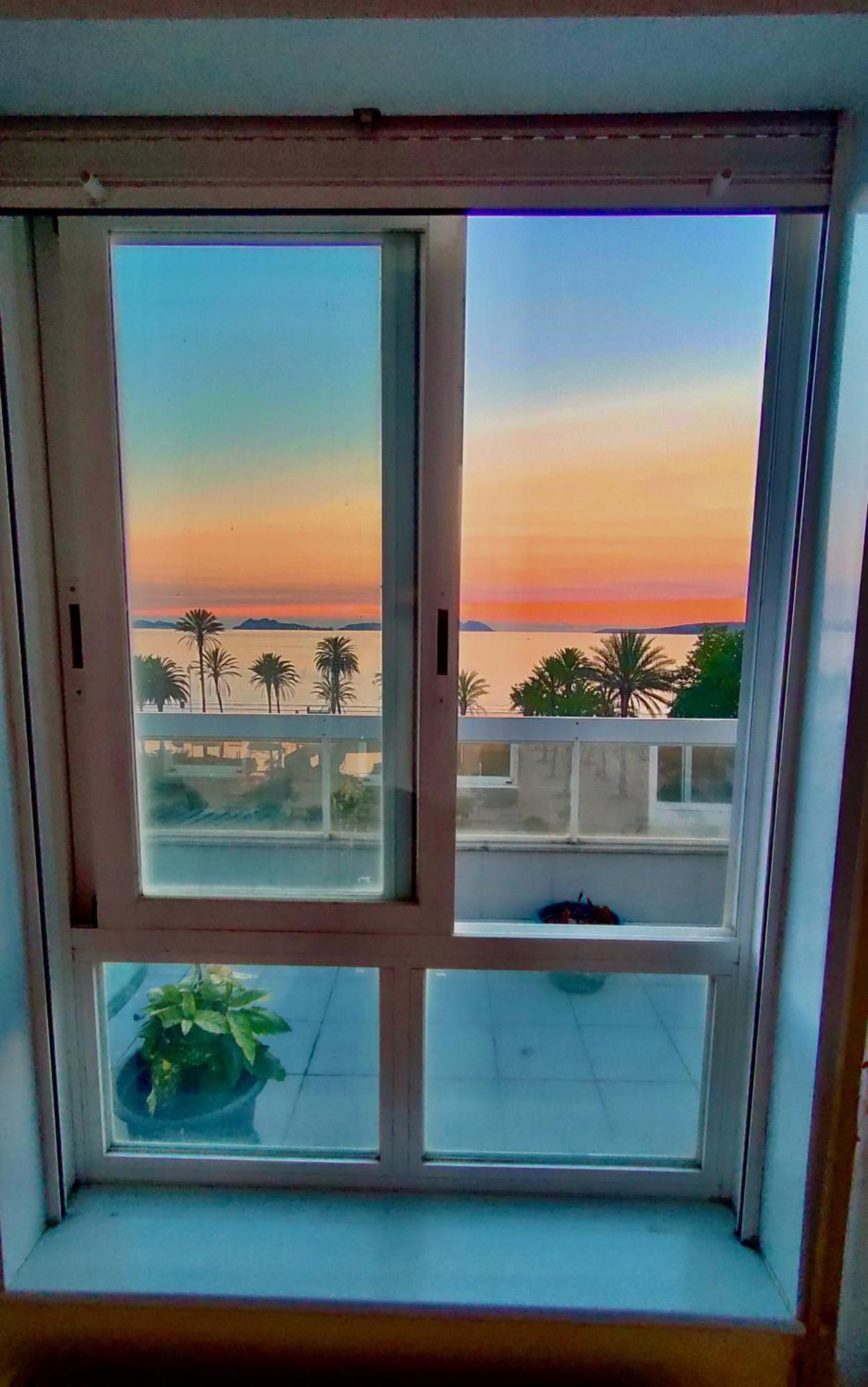 Samil Apartment, Primera Línea De Playa Con Wifi Y Garaje Apartamento