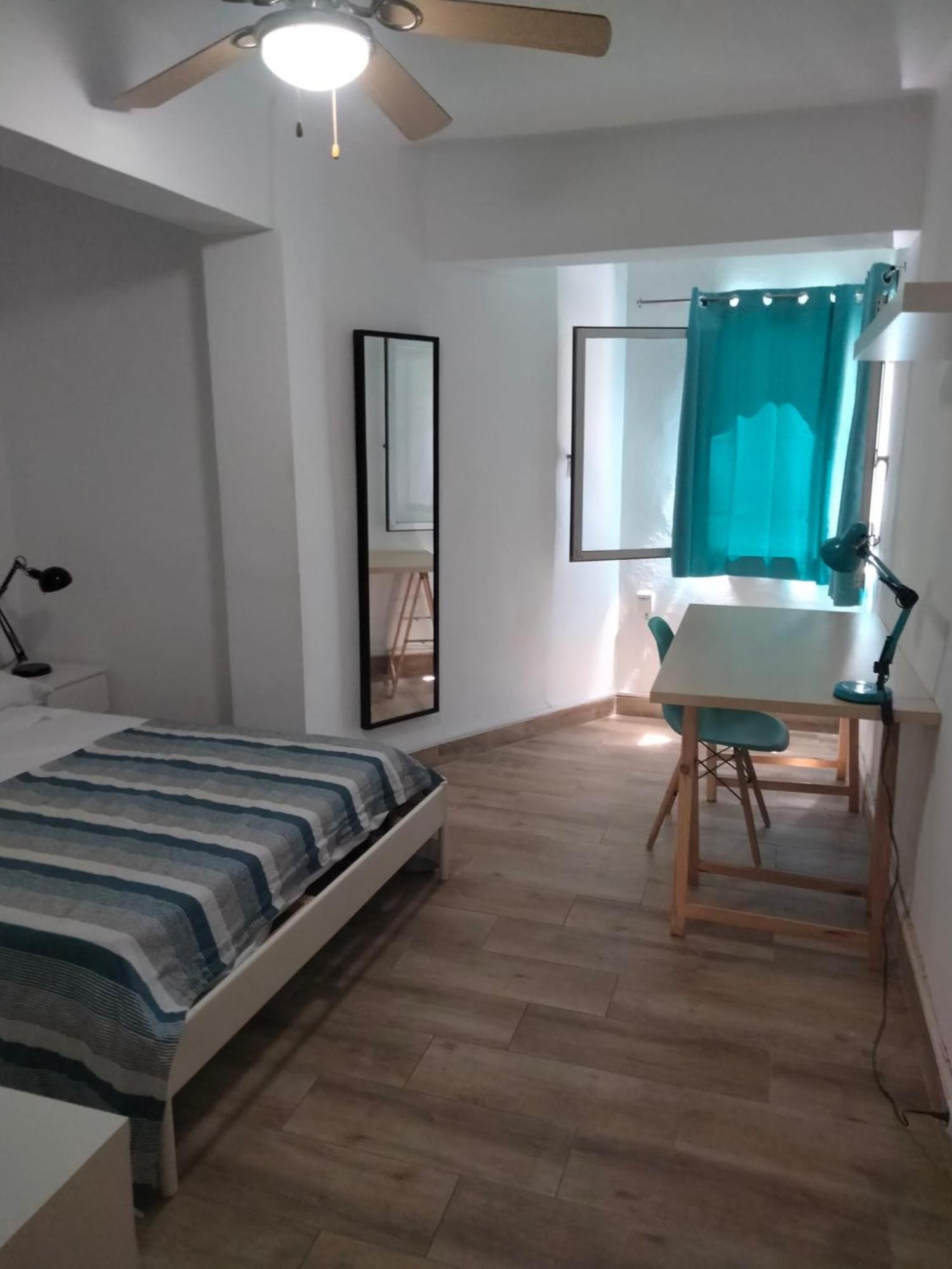 A 70m De La Playa * Almería