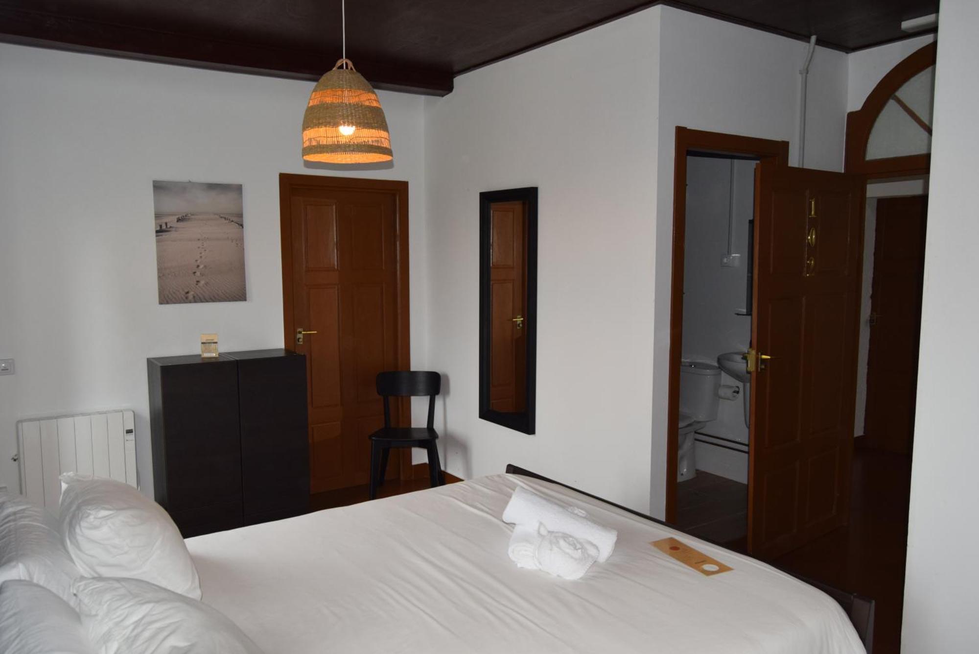Guest house Monasterio Y De 2*