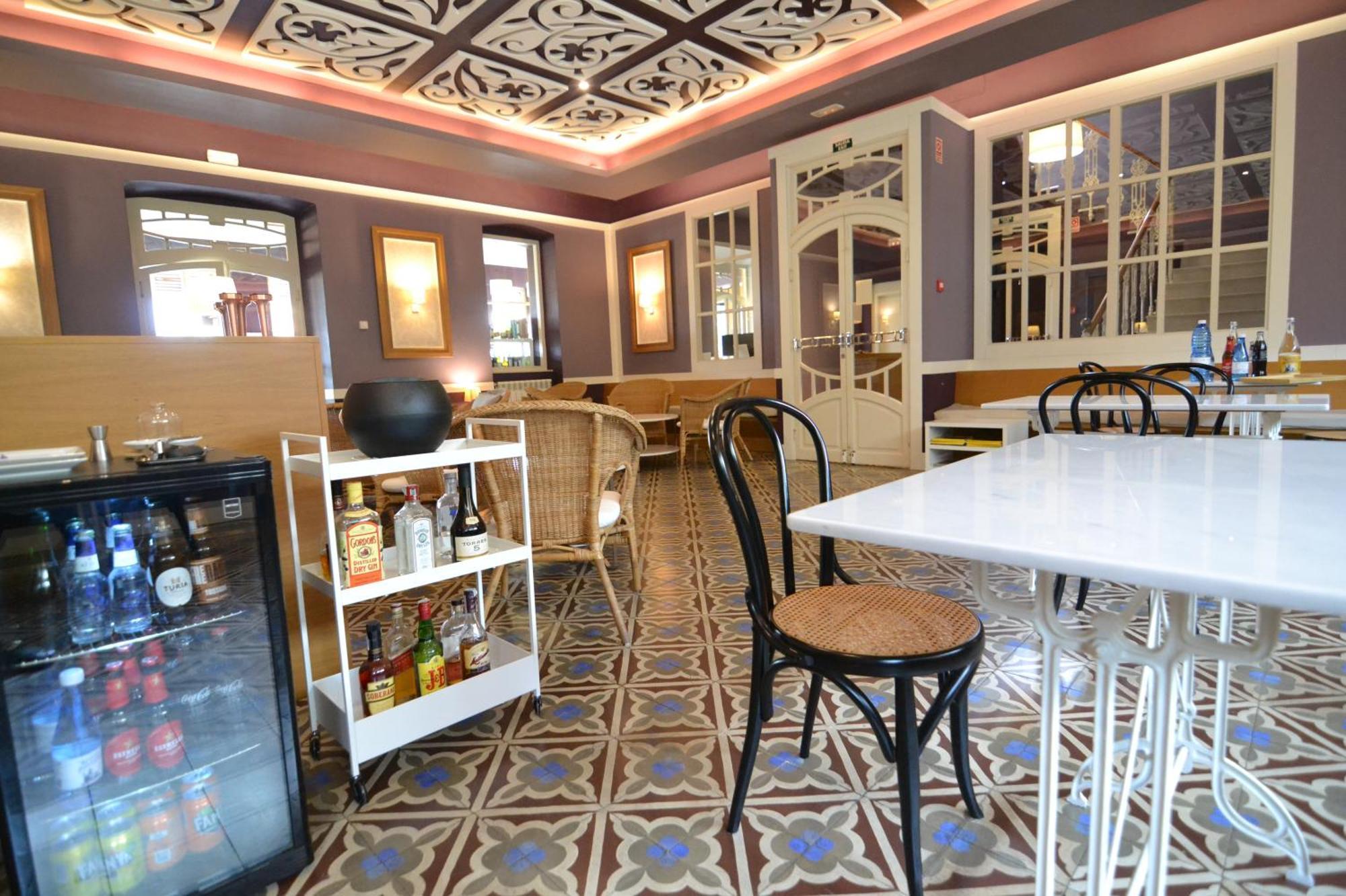 Hotel La Castellana - Y Desayuno Benassal