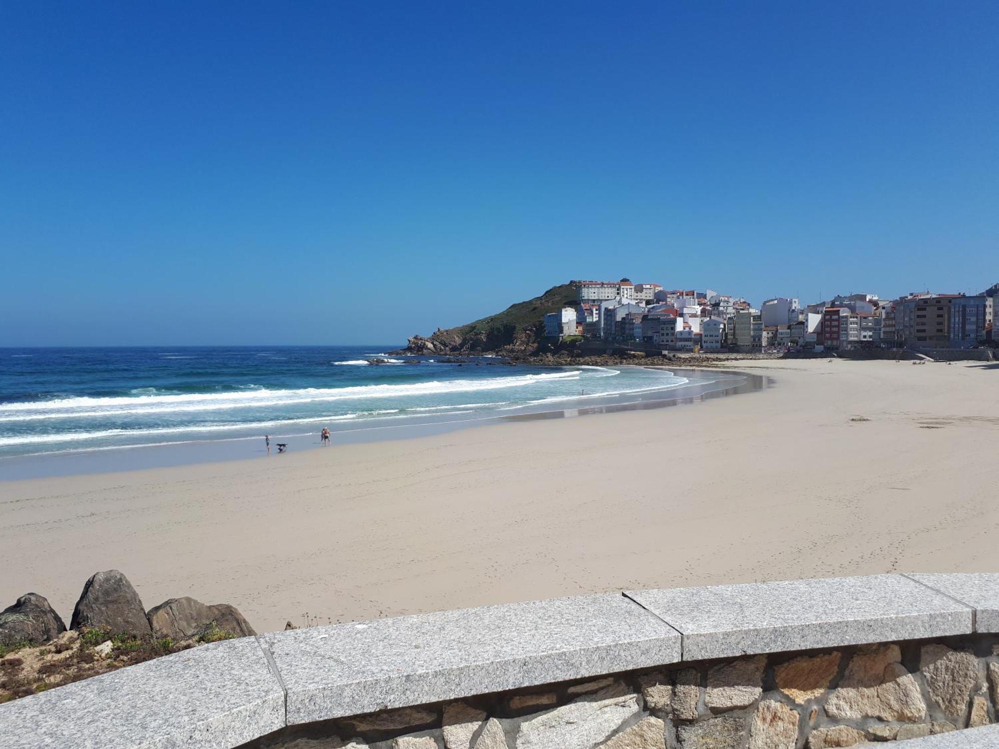 Atico Con Terraza A Pie De Playa *