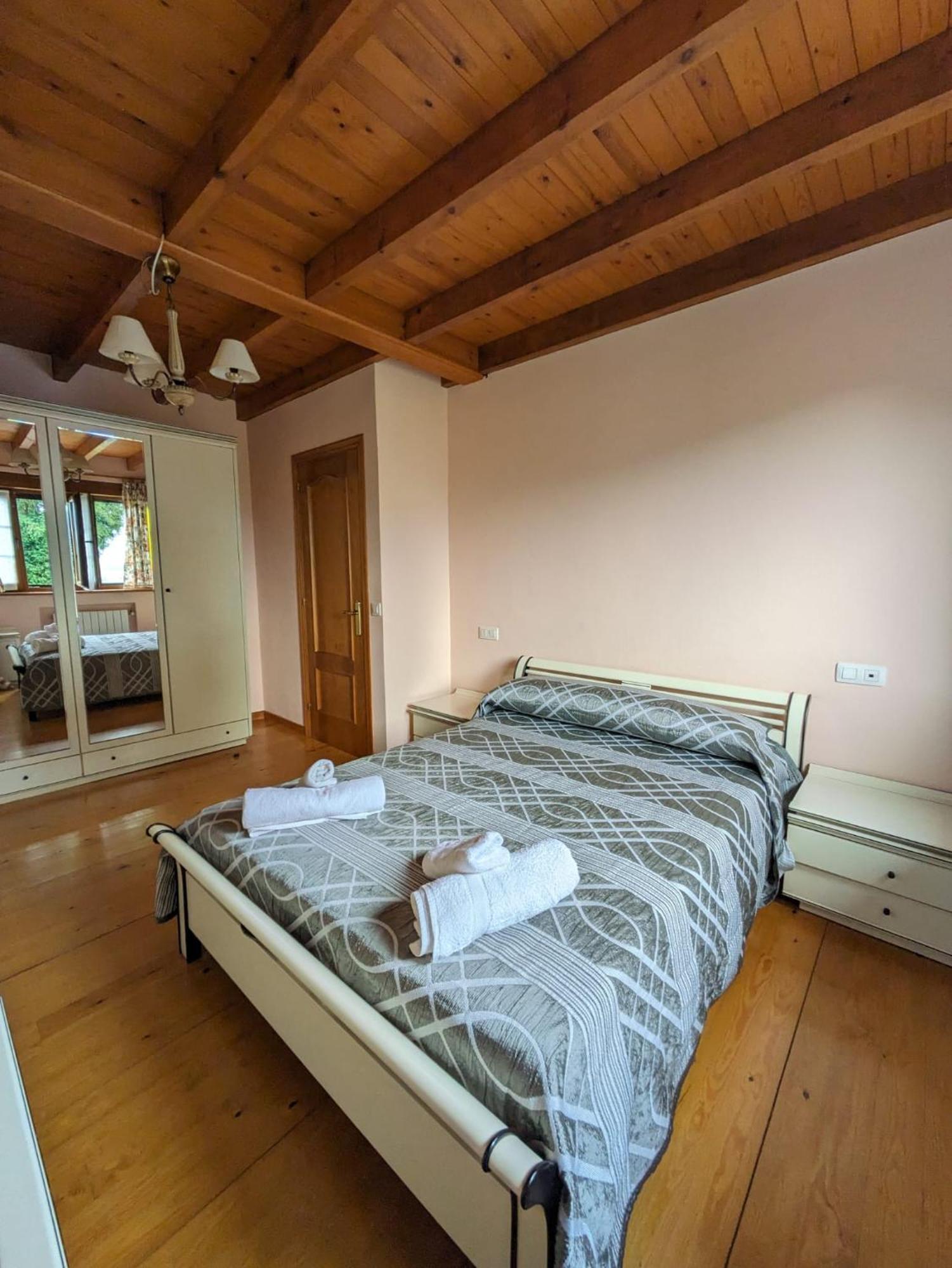 Chalet Casa Luisa Biedes, Pilona