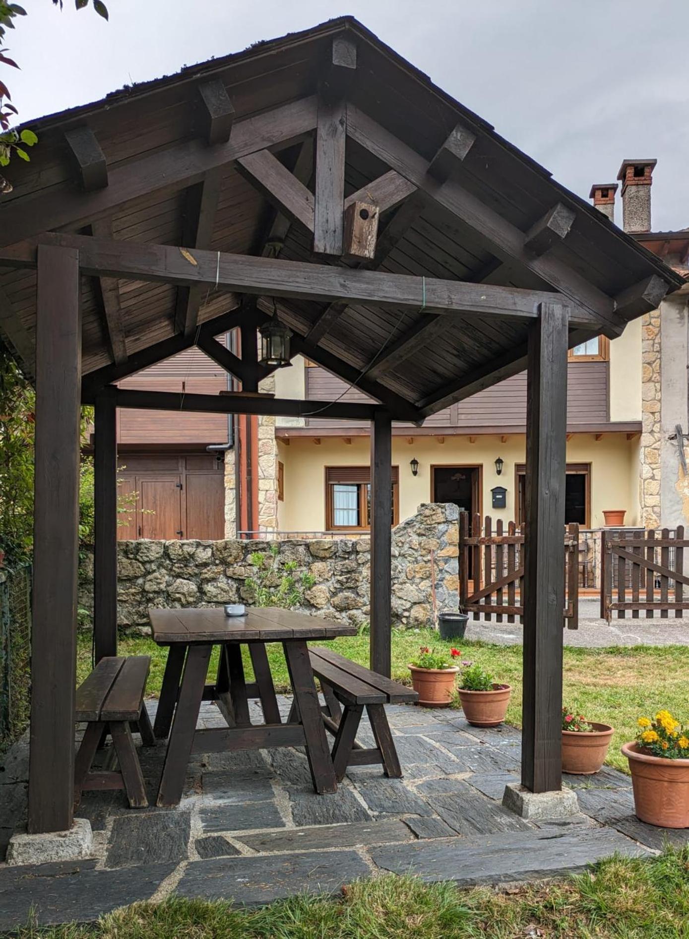Chalet Casa Luisa Biedes, Pilona *