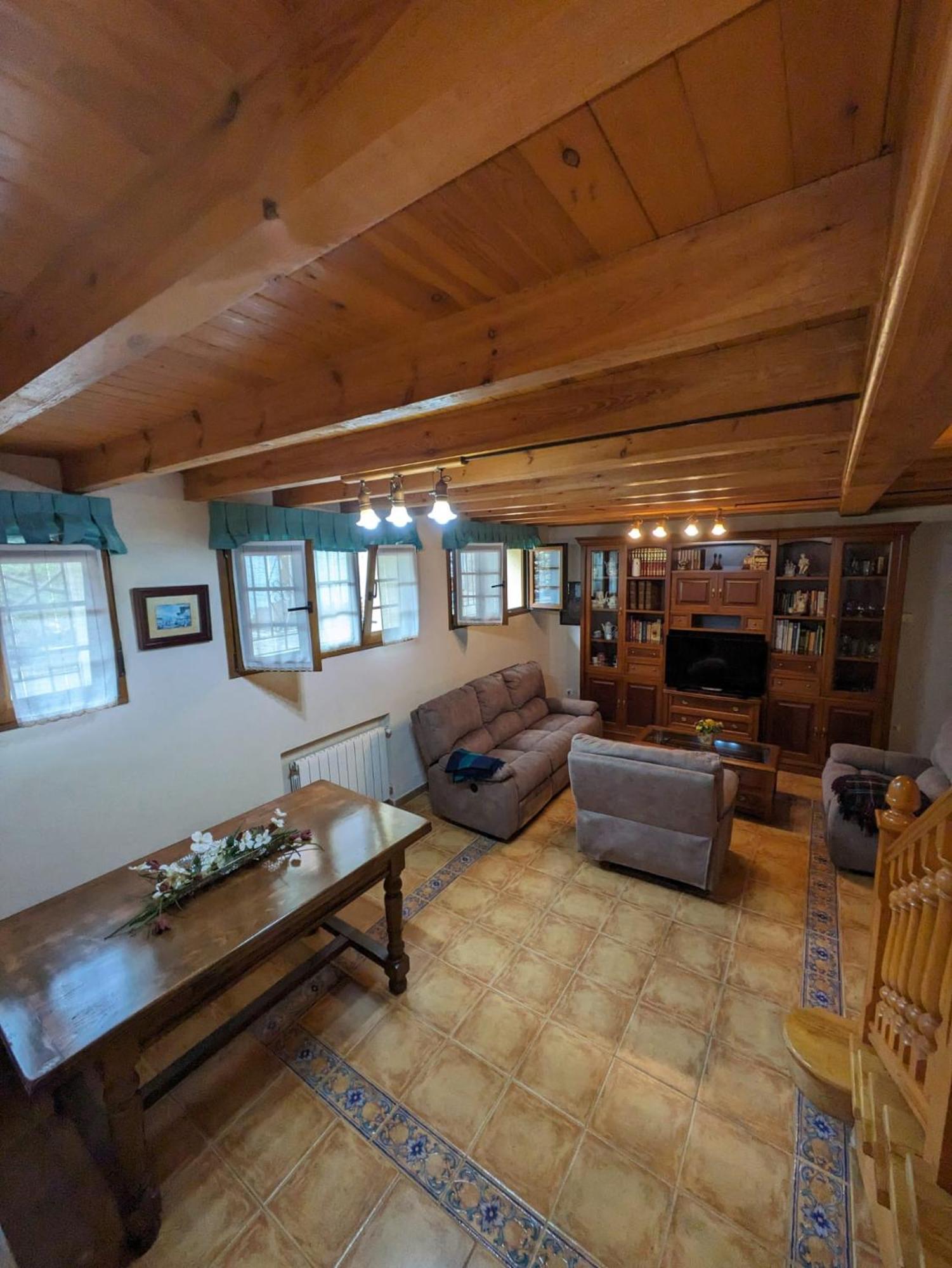 Casa Luisa Biedes, Pilona Infiesto