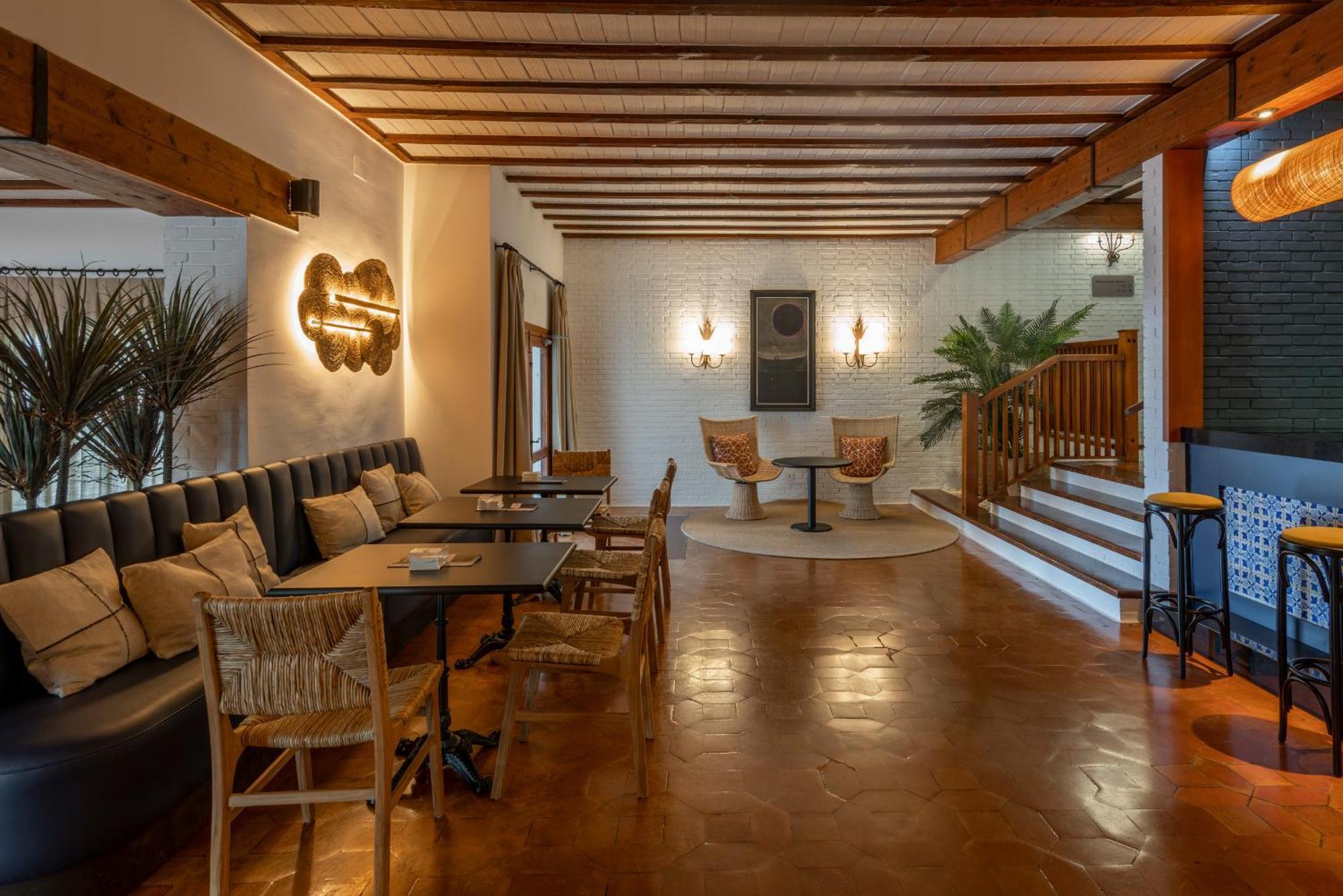 Hotel De 4*