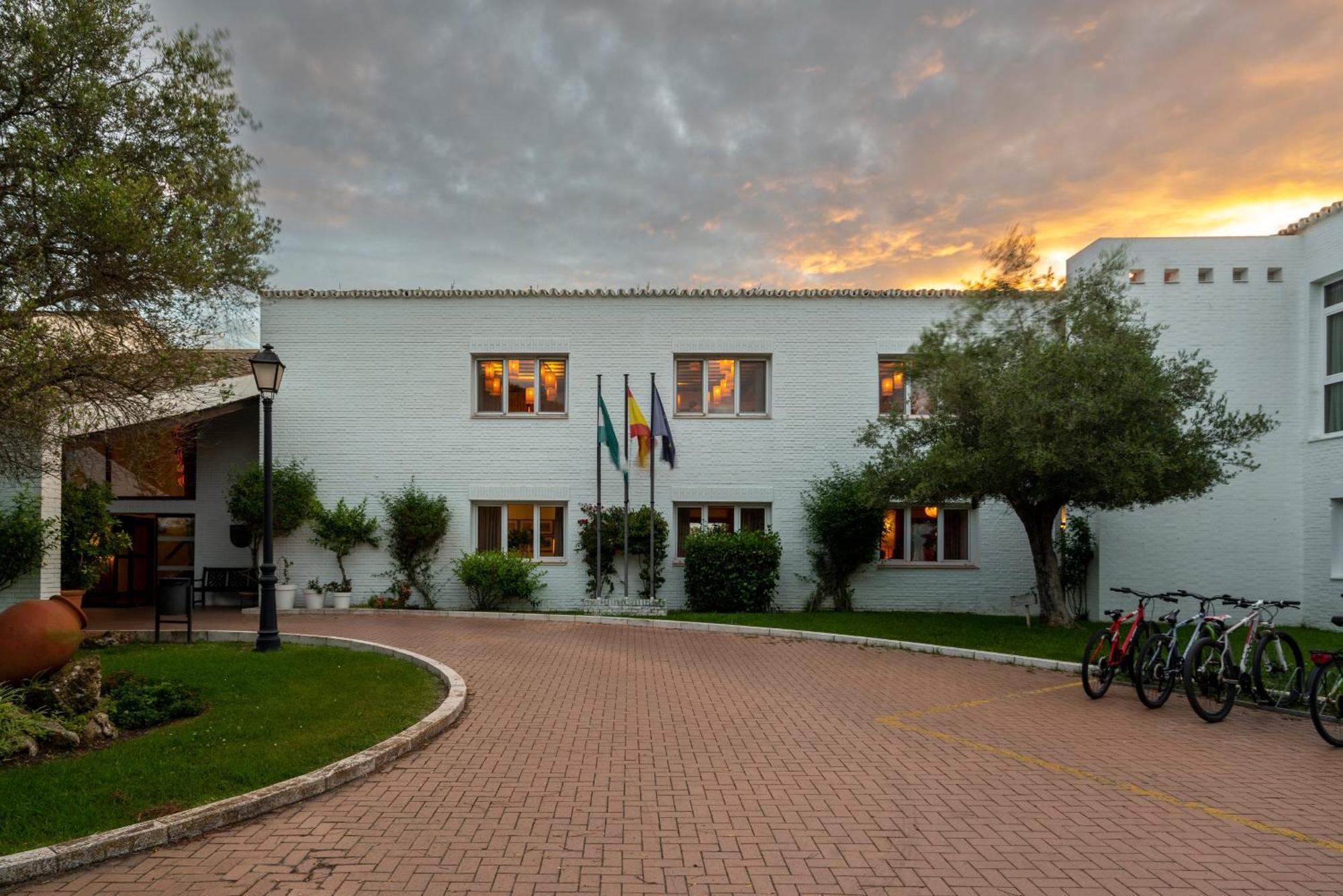 Hotel De 4*