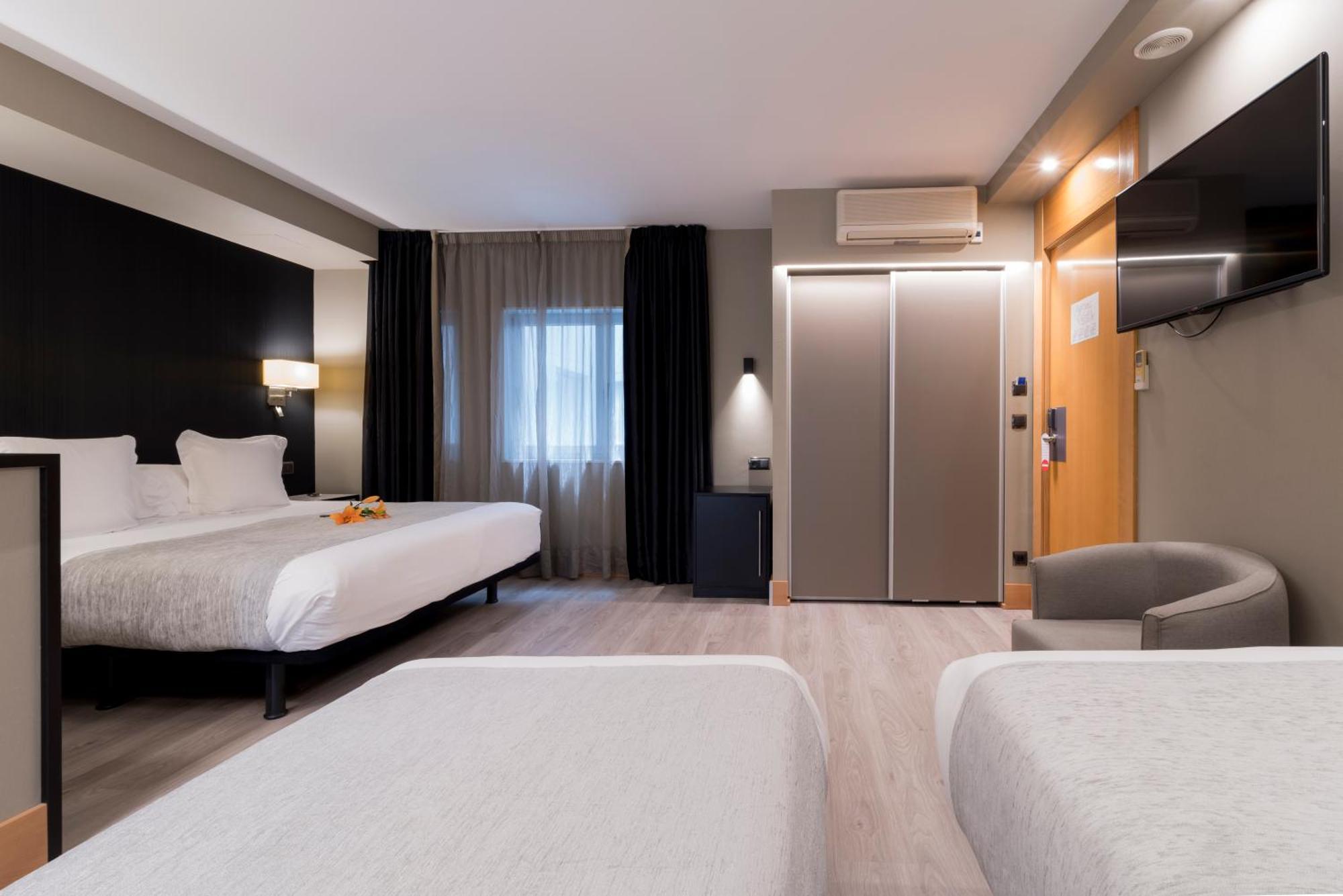Hotel Plaza 4*