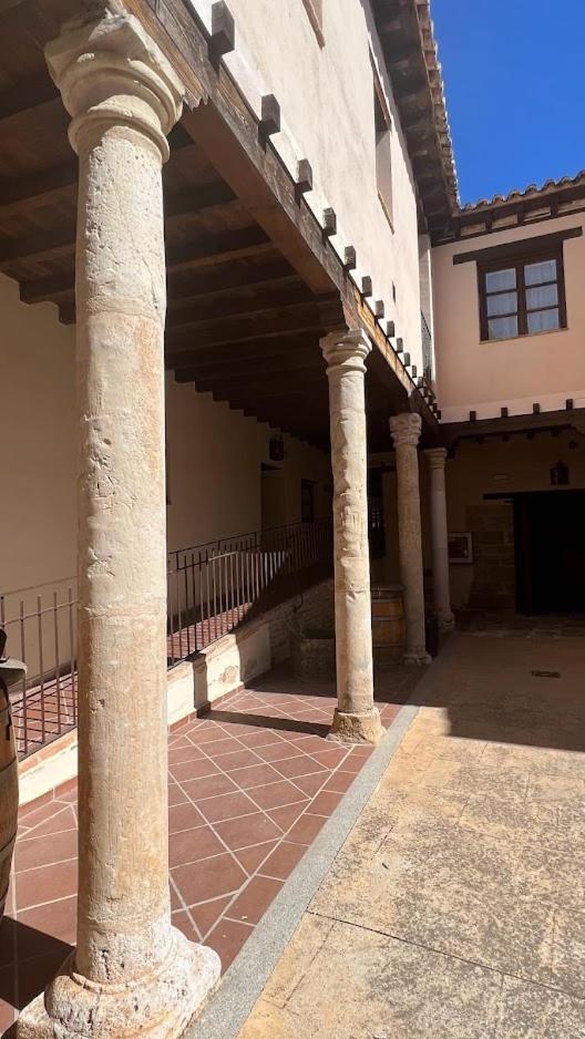 Palacio Rejadorada 3*