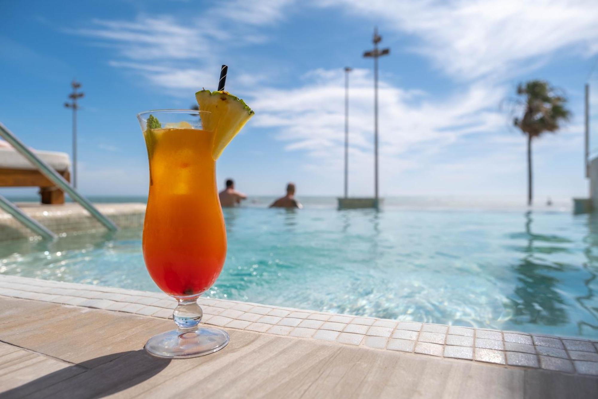 Hotel Bahia By Qhotels