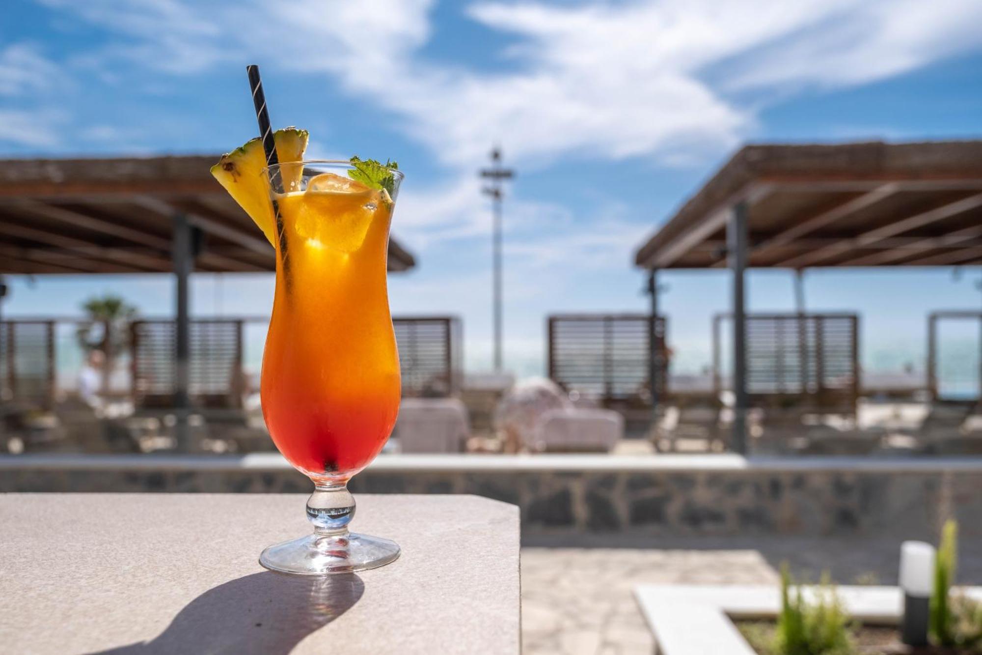 Hotel Bahia By Qhotels 4*