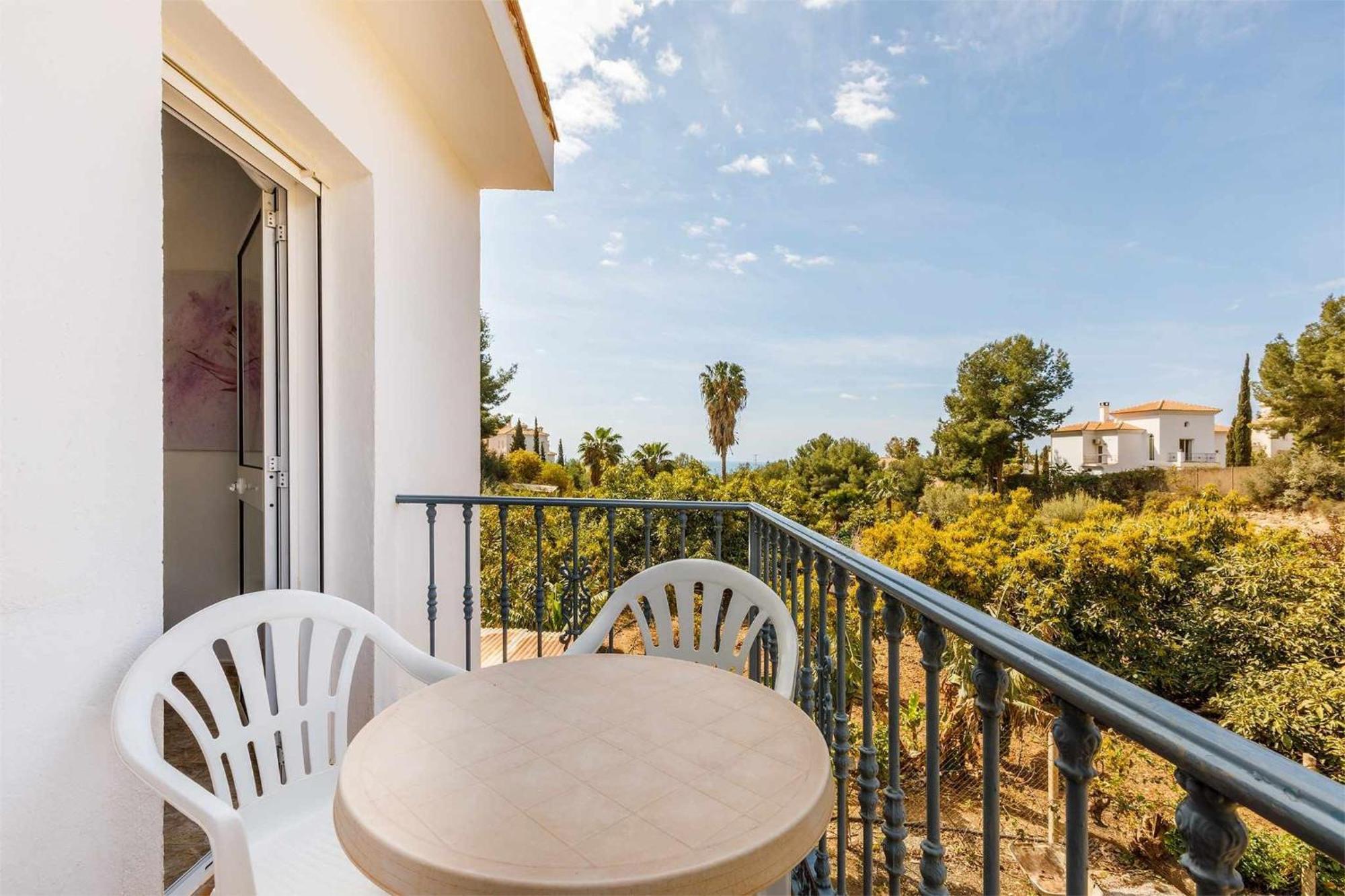 A&n 4 * Frigiliana