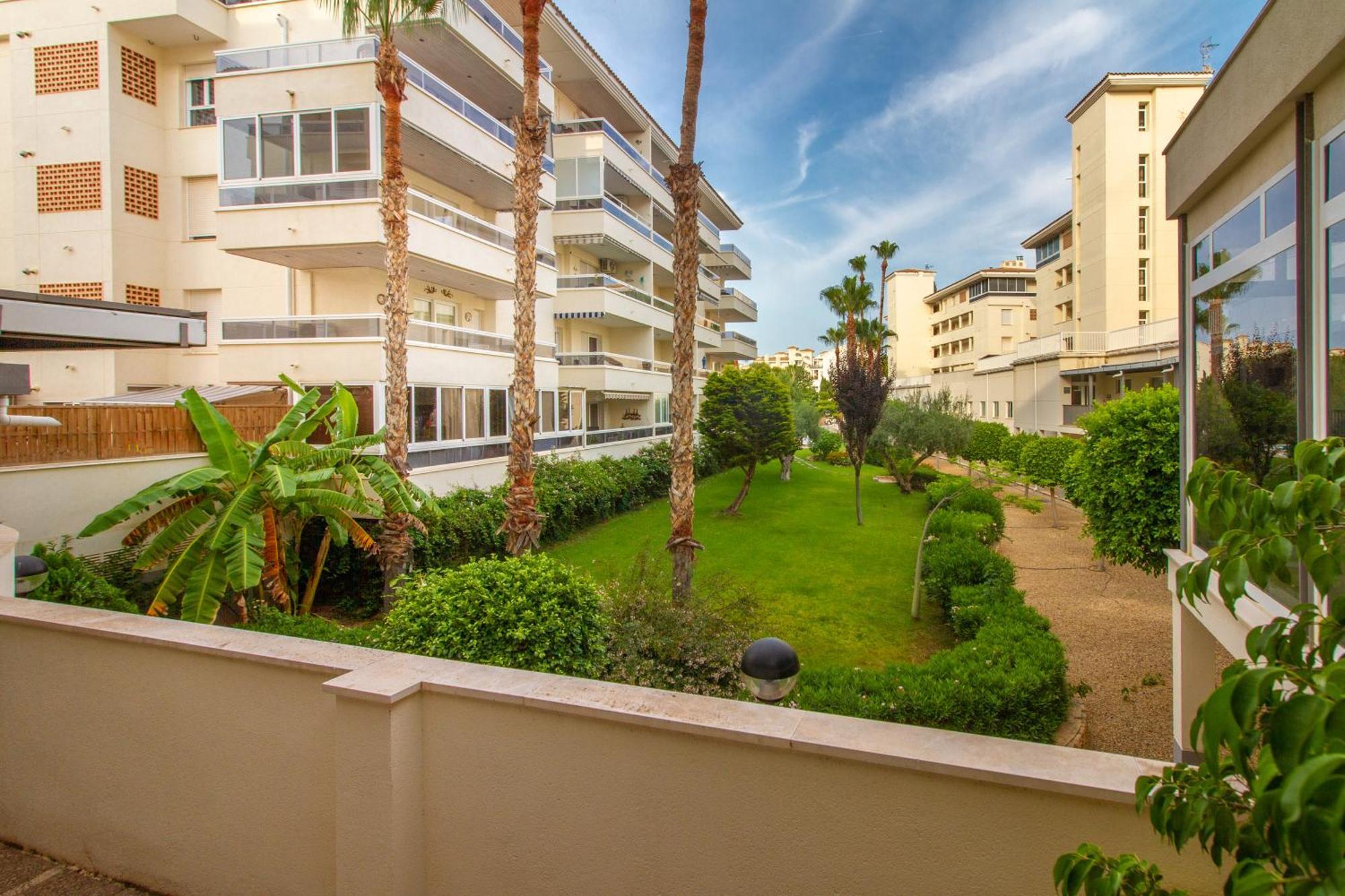 Luminoso Y Acogedor En Albir Apartamento