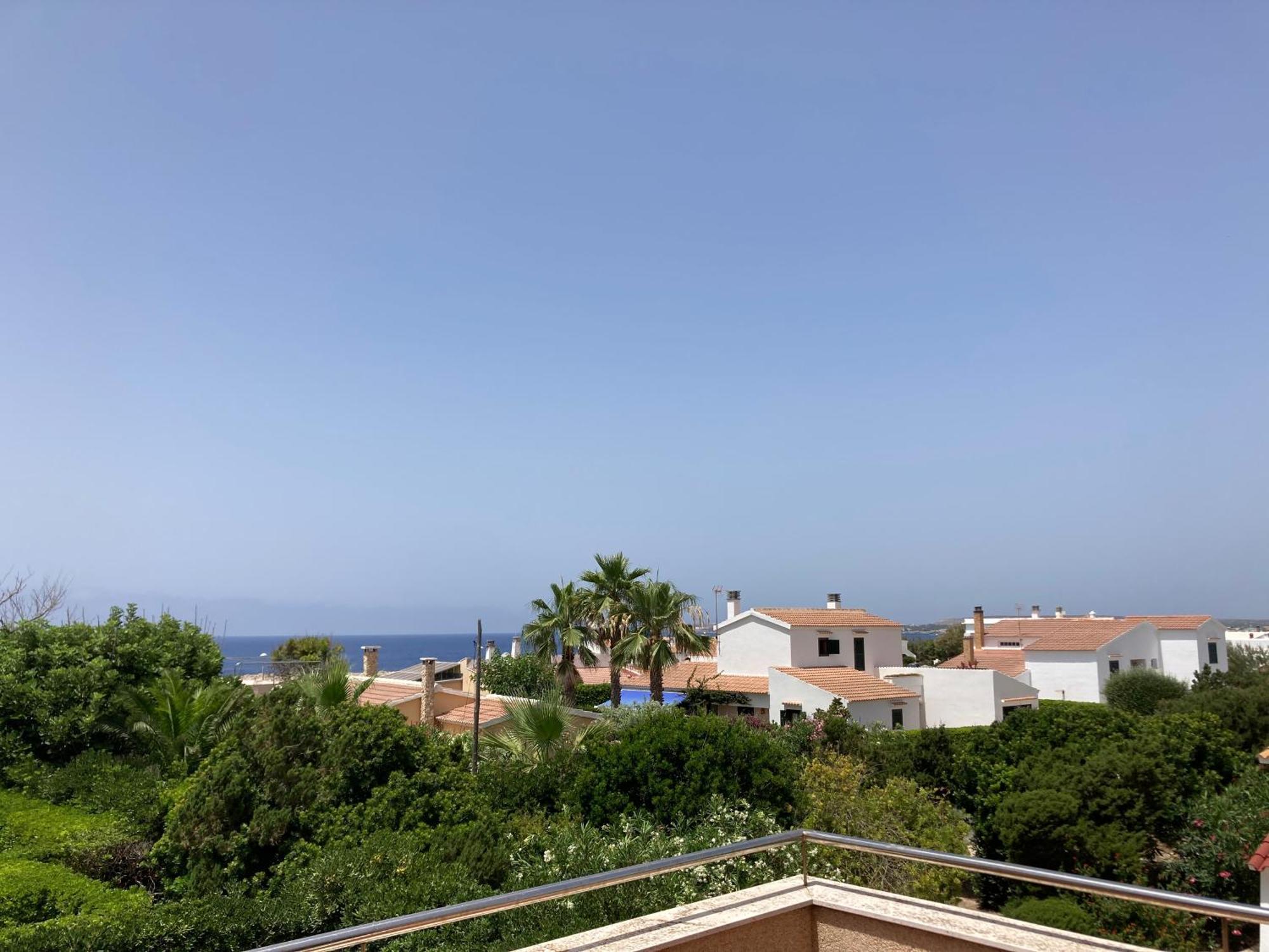 Beautiful & Swimming Pool In Cala Blanca Сasa de vacaciones *