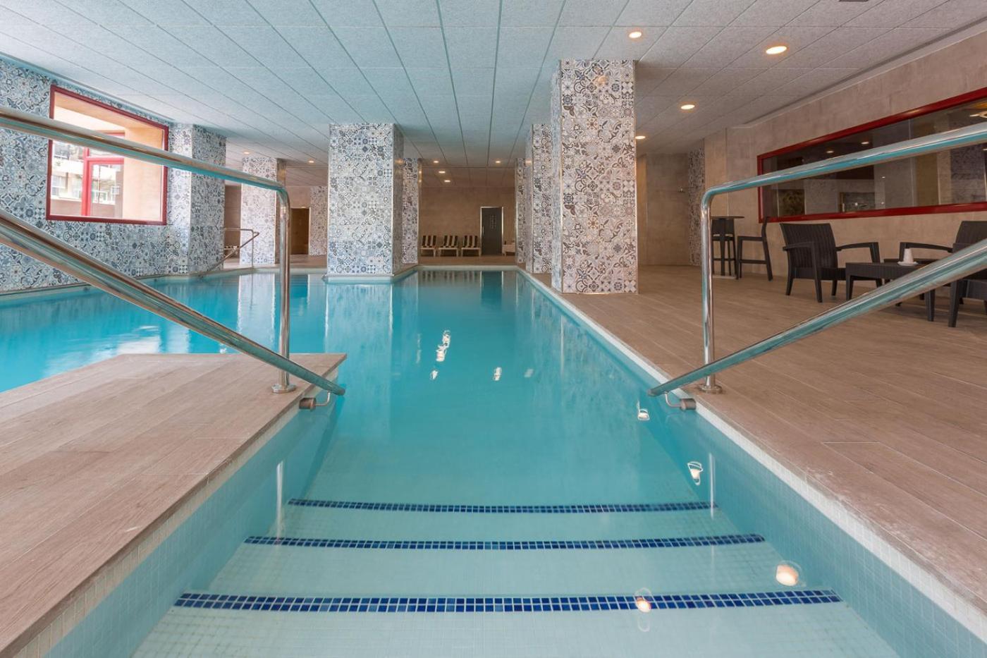 Angela - Adults Recommended 4* Fuengirola