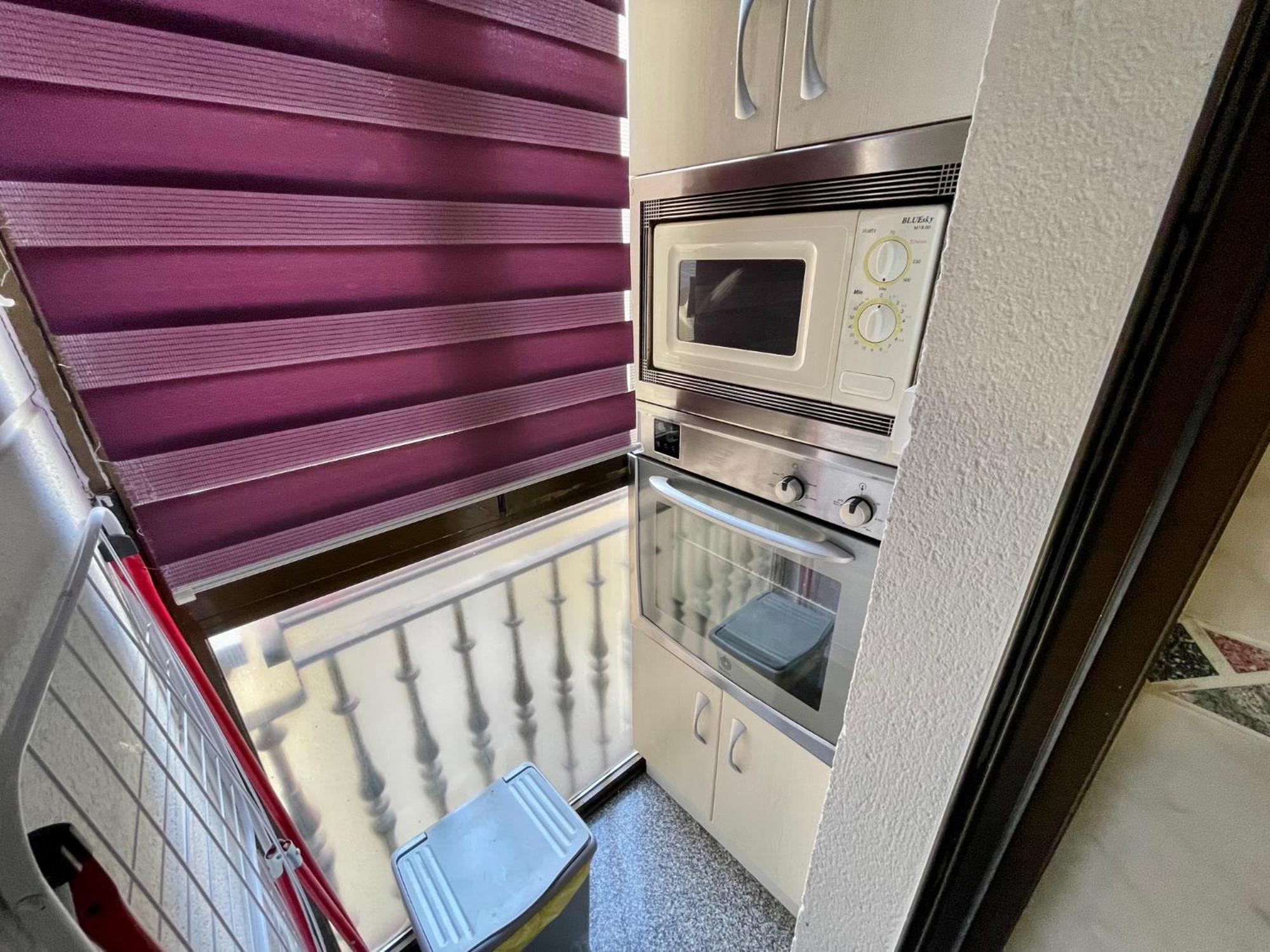 Apartment Reyes De Espana / Free Parking & Wi Fi *