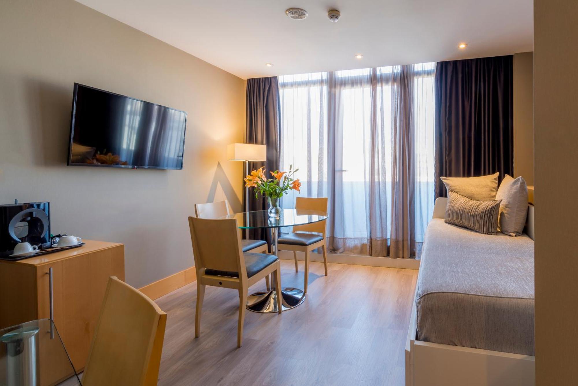 Hotel Plaza 4*