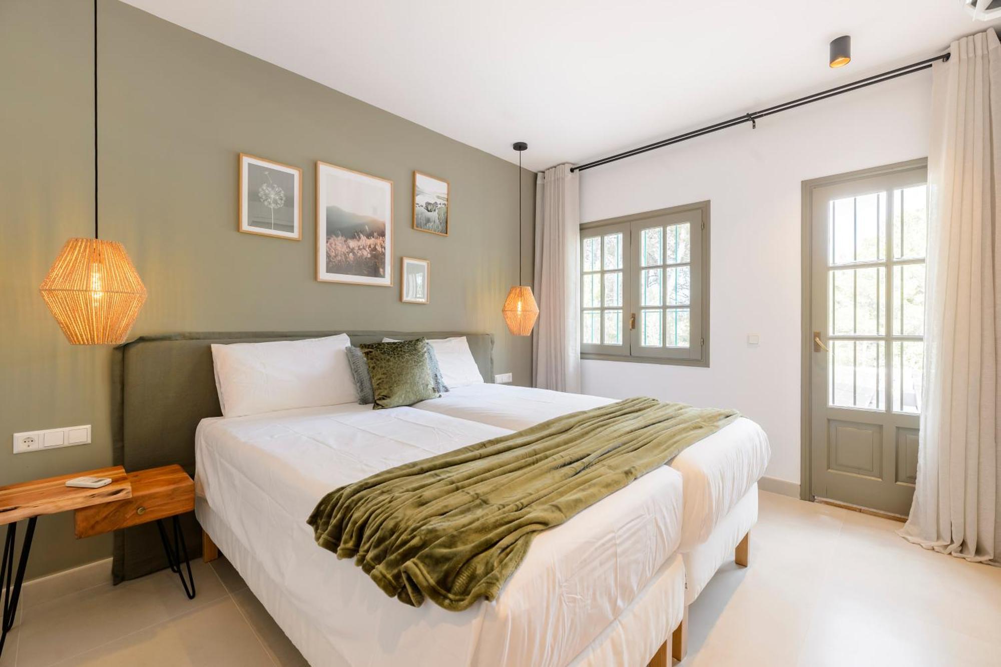 Maria - Luxury Getaway Villa San Antonio Abad